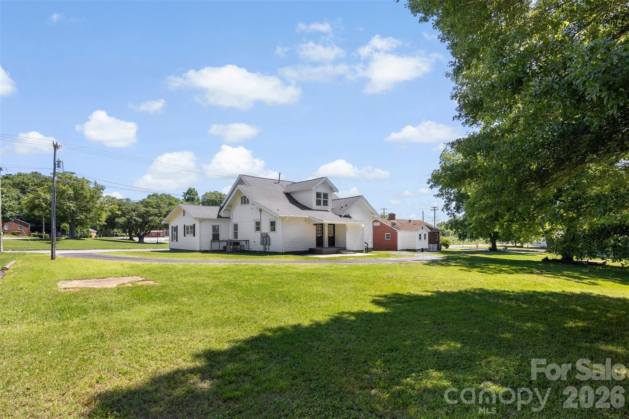 509 E Grover Street Property Photo 45