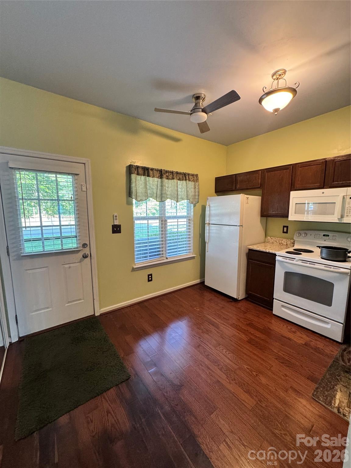 3055 Nevin Place Drive Property Photo 7