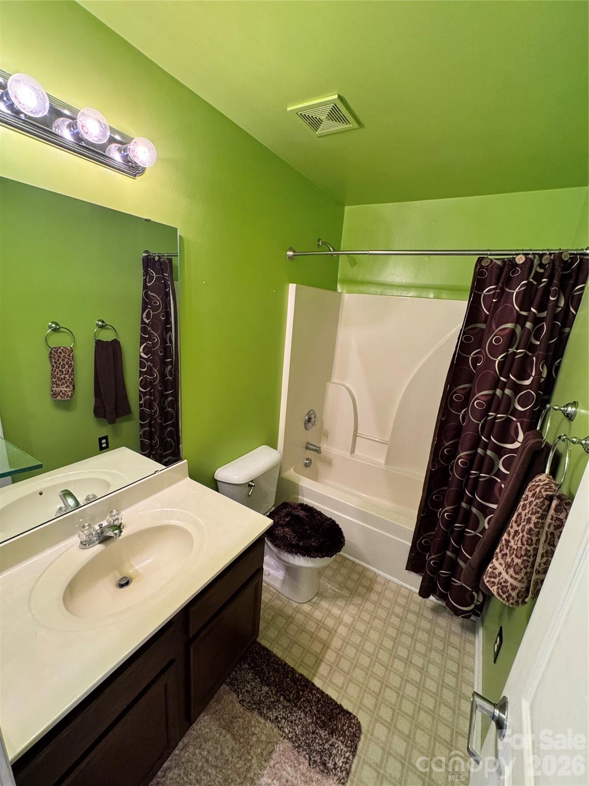 3055 Nevin Place Drive Property Photo 8