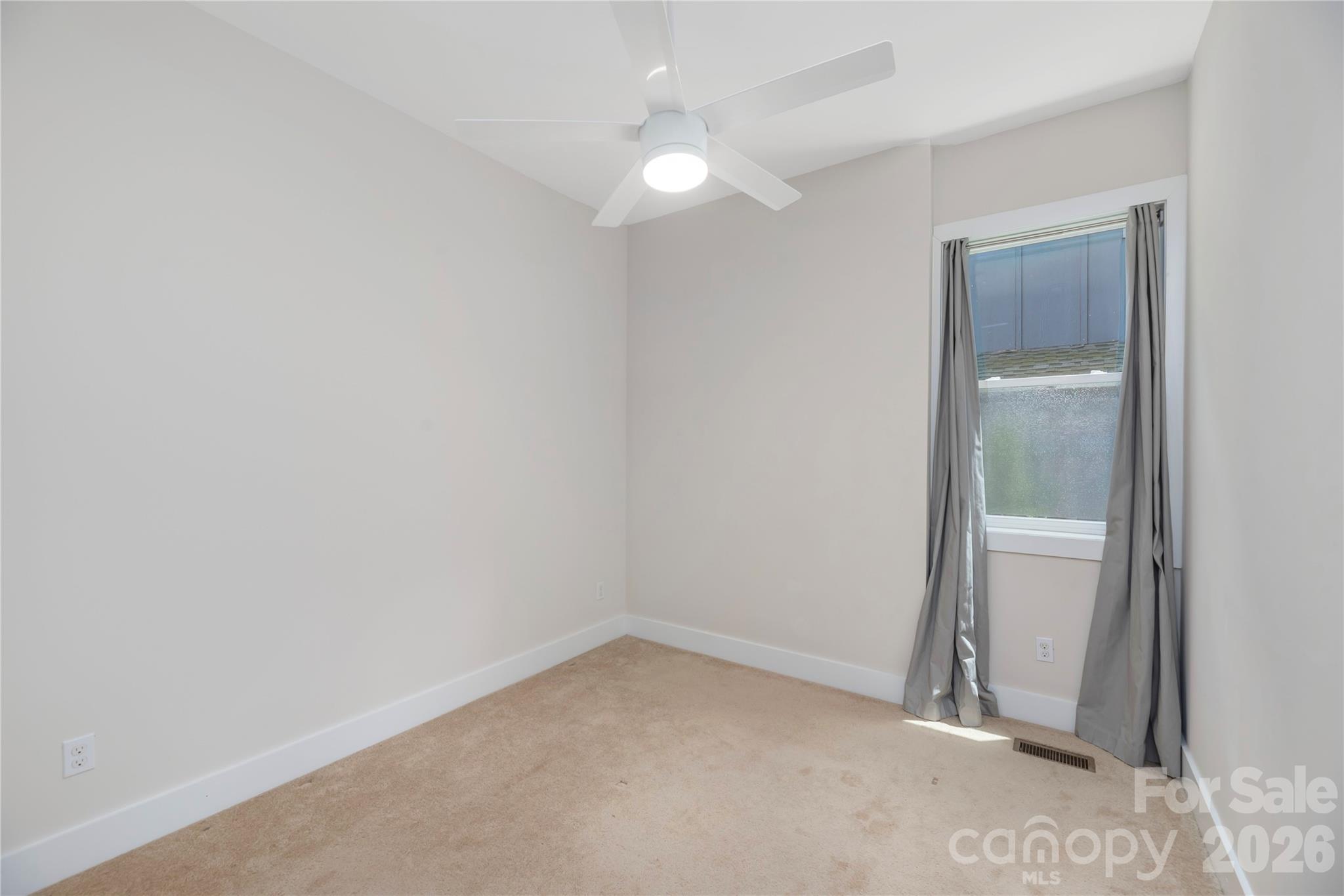 39 Hubbard Avenue Property Photo 25