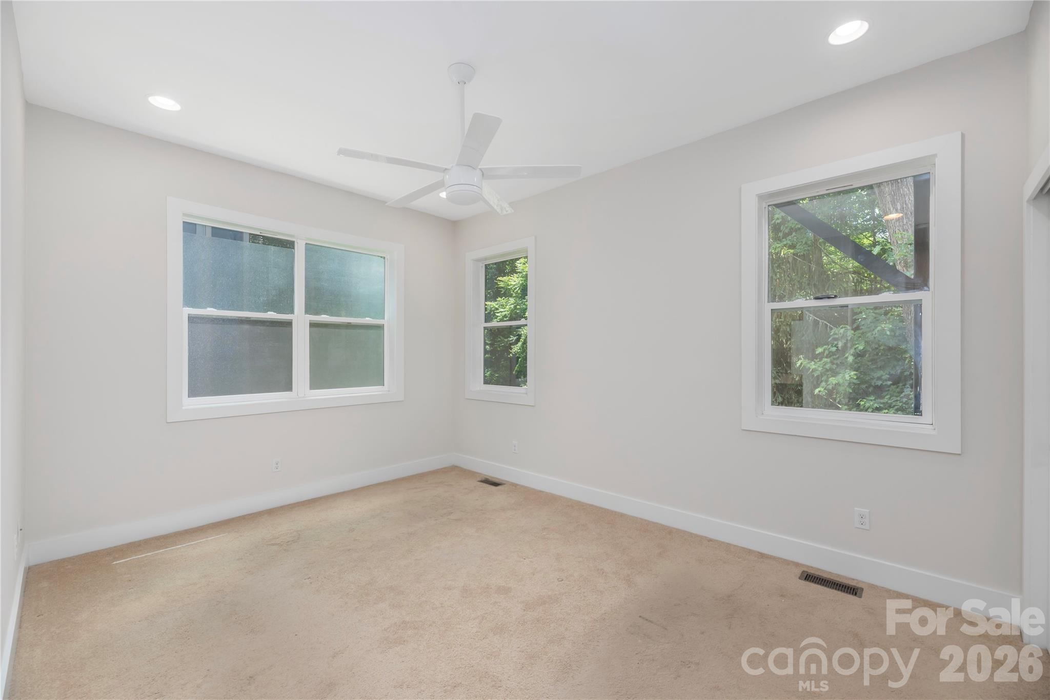 39 Hubbard Avenue Property Photo 26
