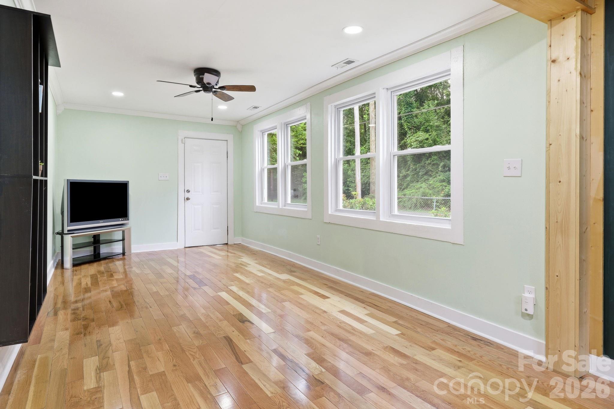 226 Vance Avenue Property Photo 6