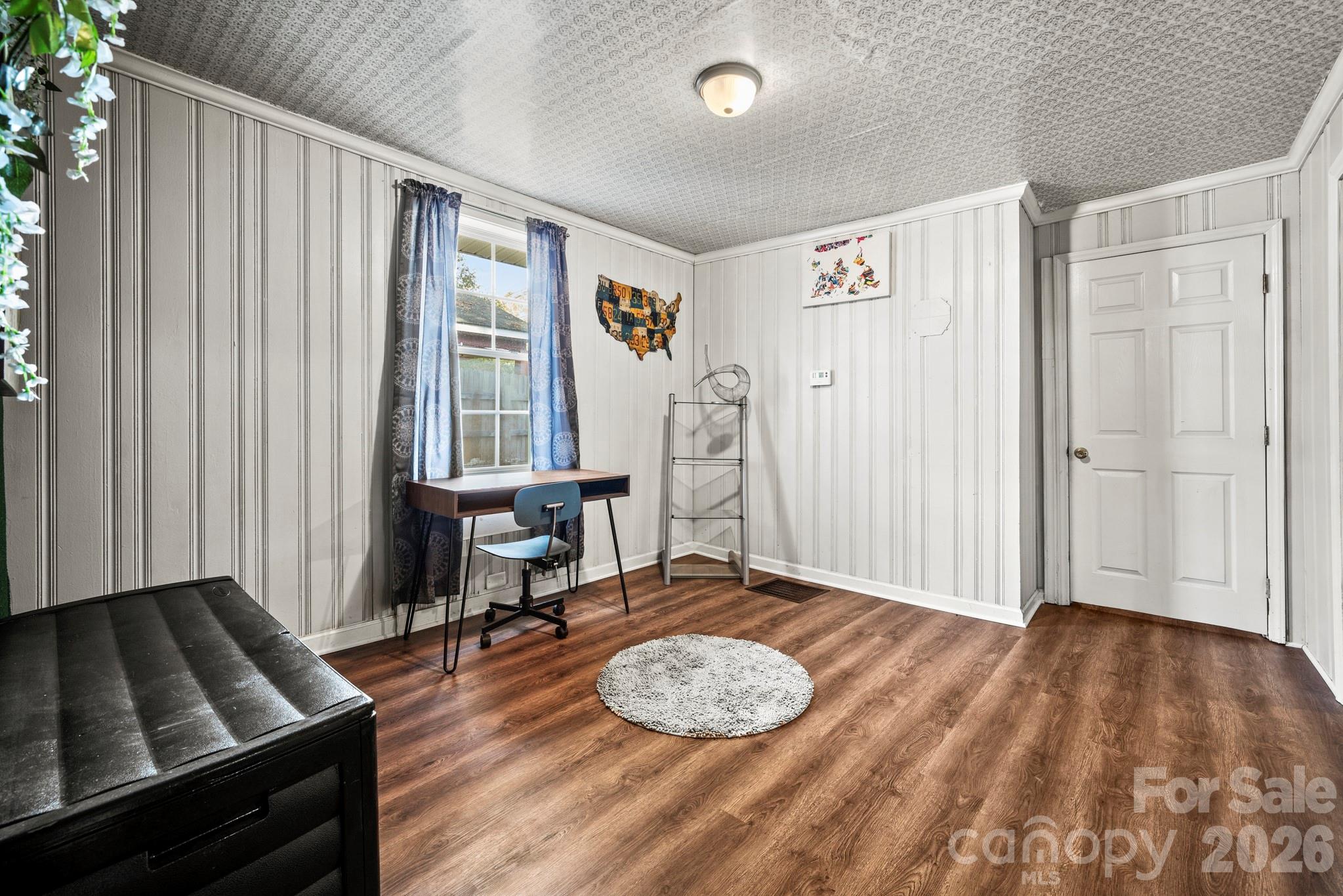 933 Rowan Street Property Photo 10