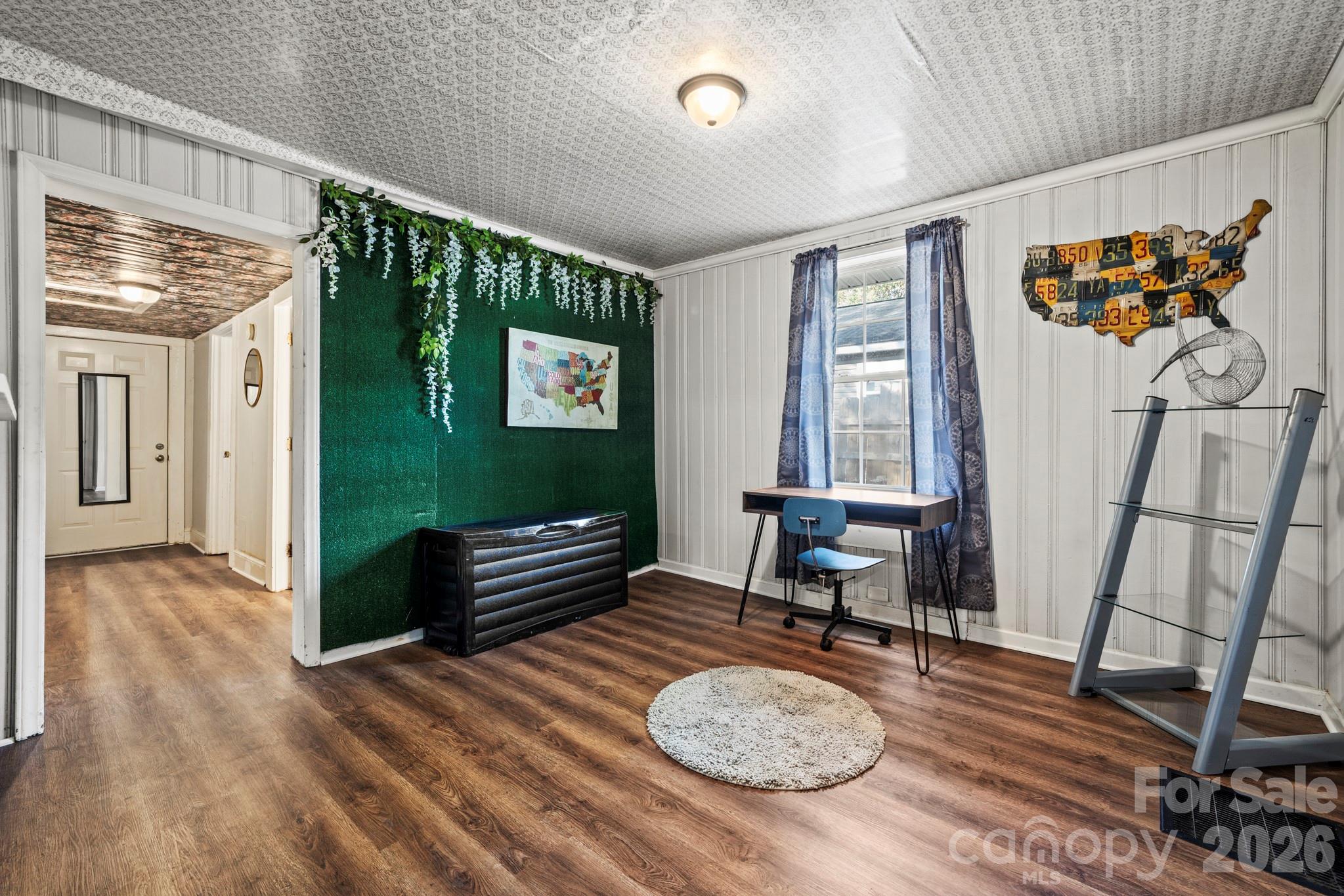 933 Rowan Street Property Photo 11