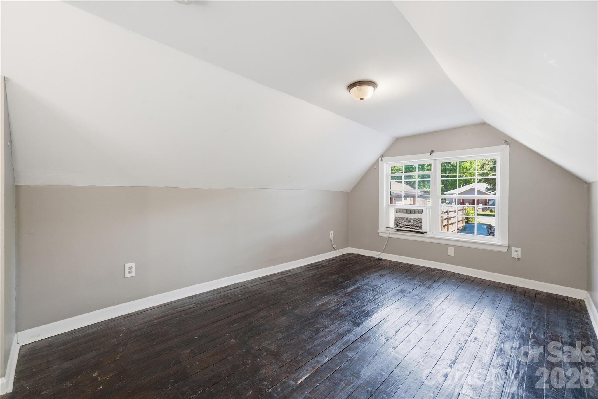 933 Rowan Street Property Photo 28