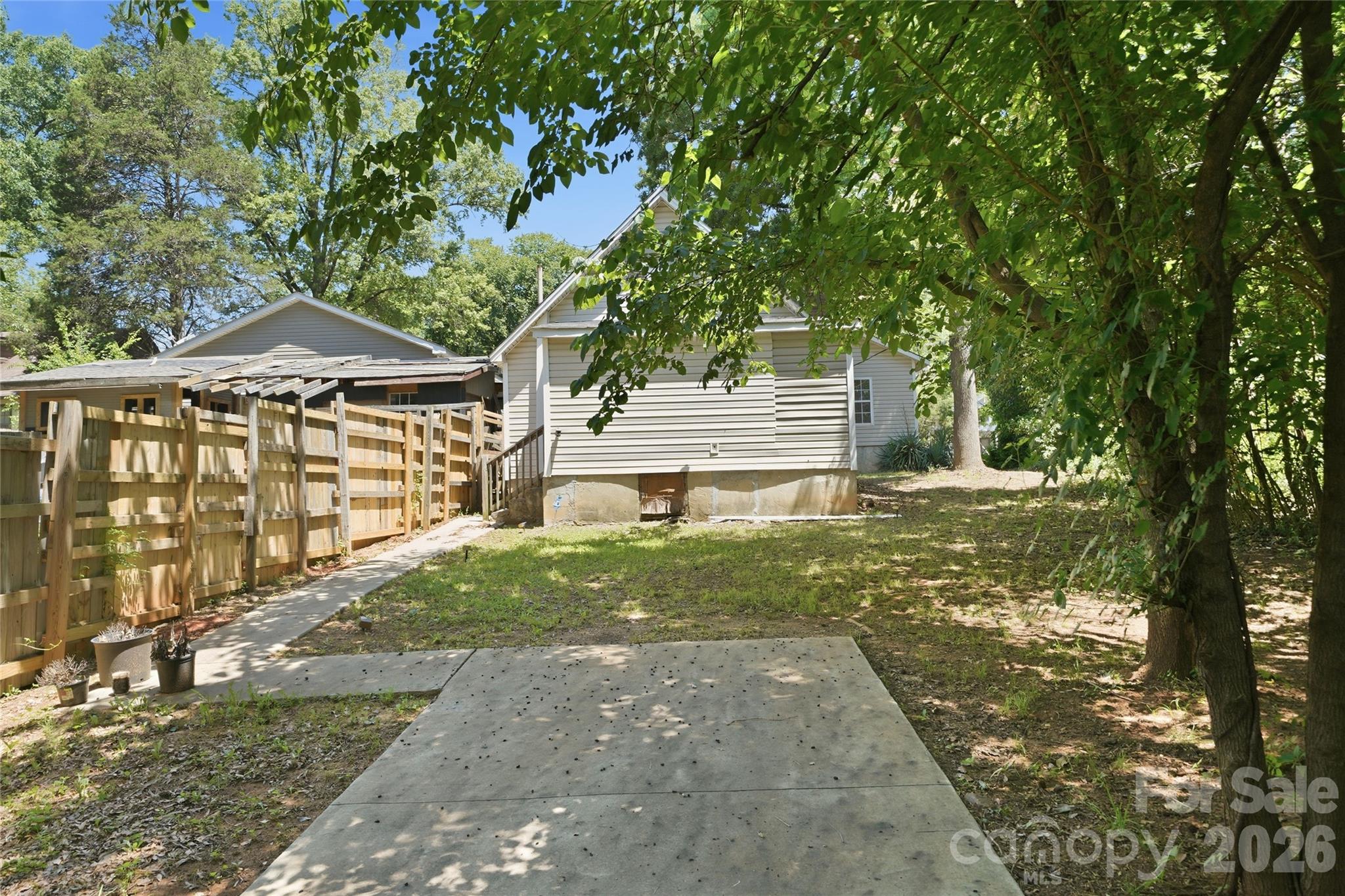 933 Rowan Street Property Photo 34