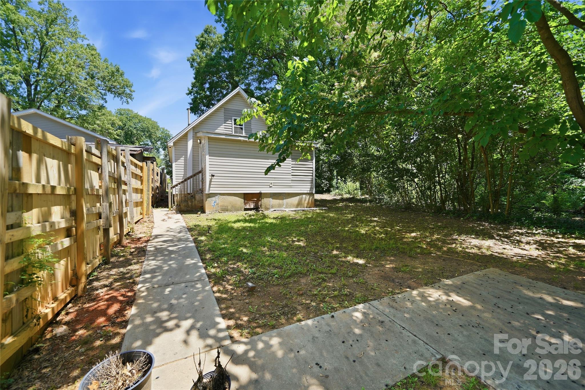 933 Rowan Street Property Photo 35