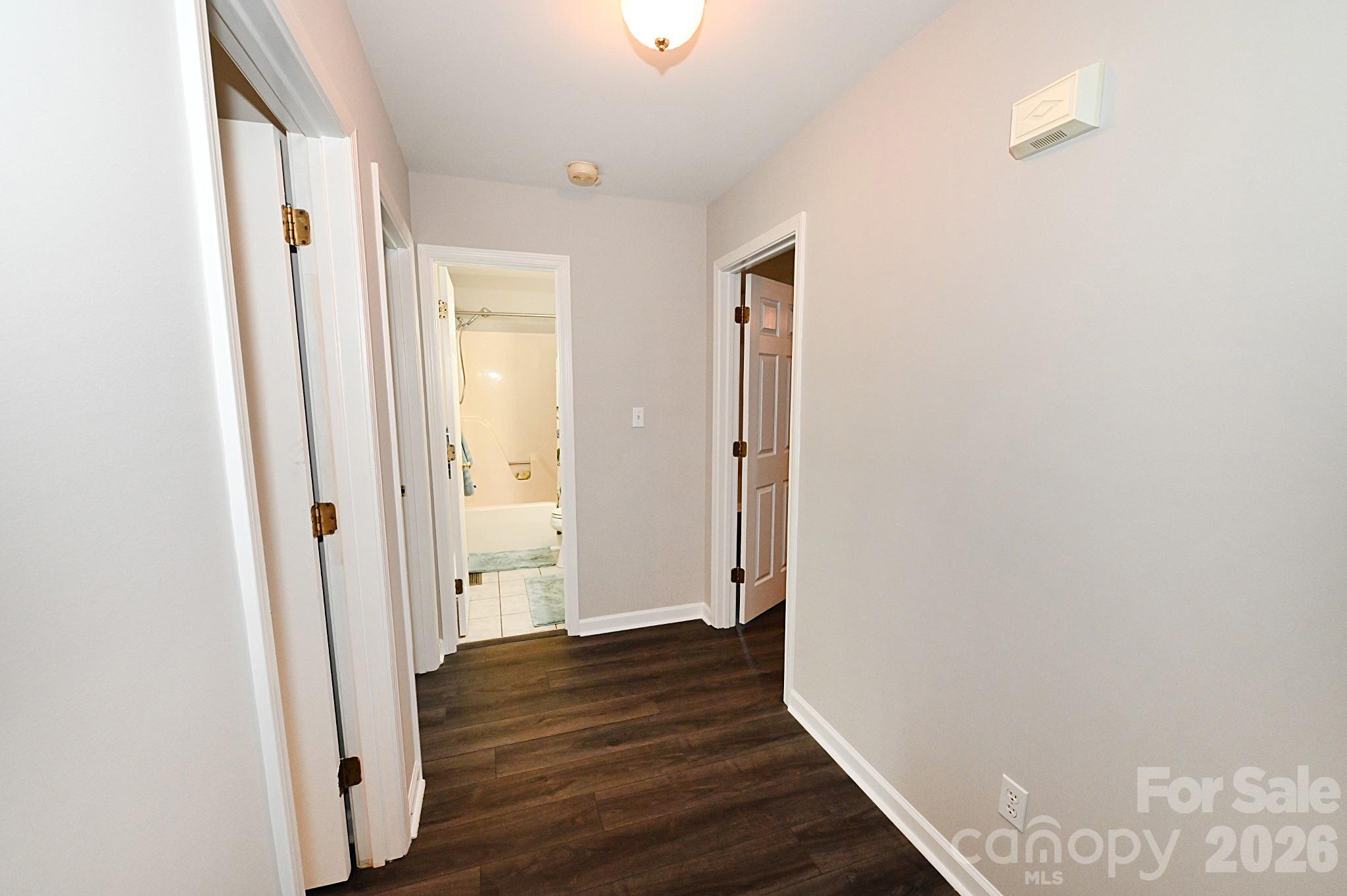 1035 E 24th Street Property Photo 21