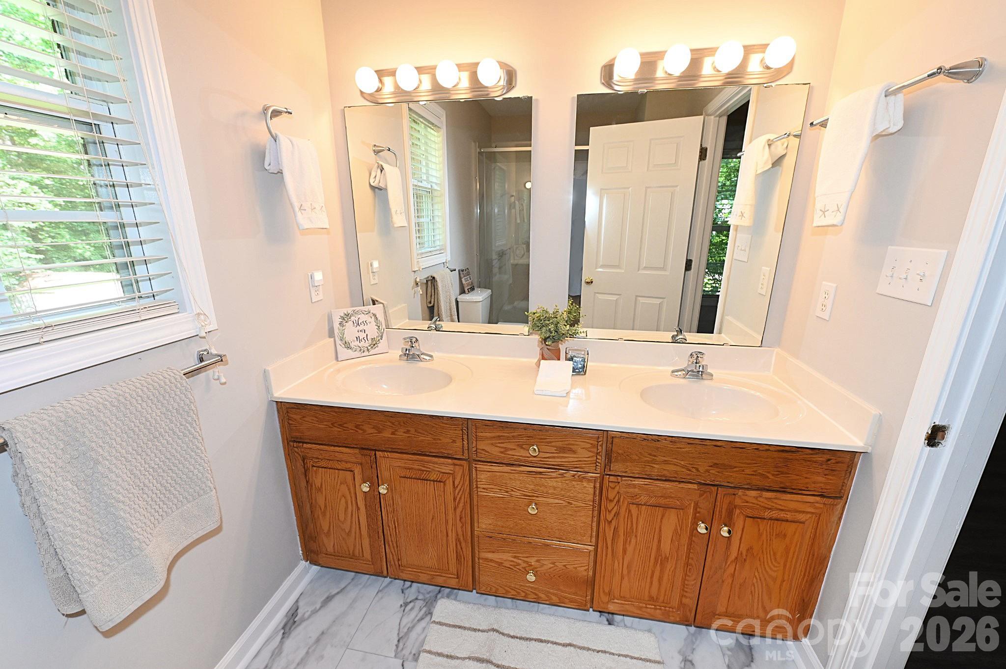 1035 E 24th Street Property Photo 26