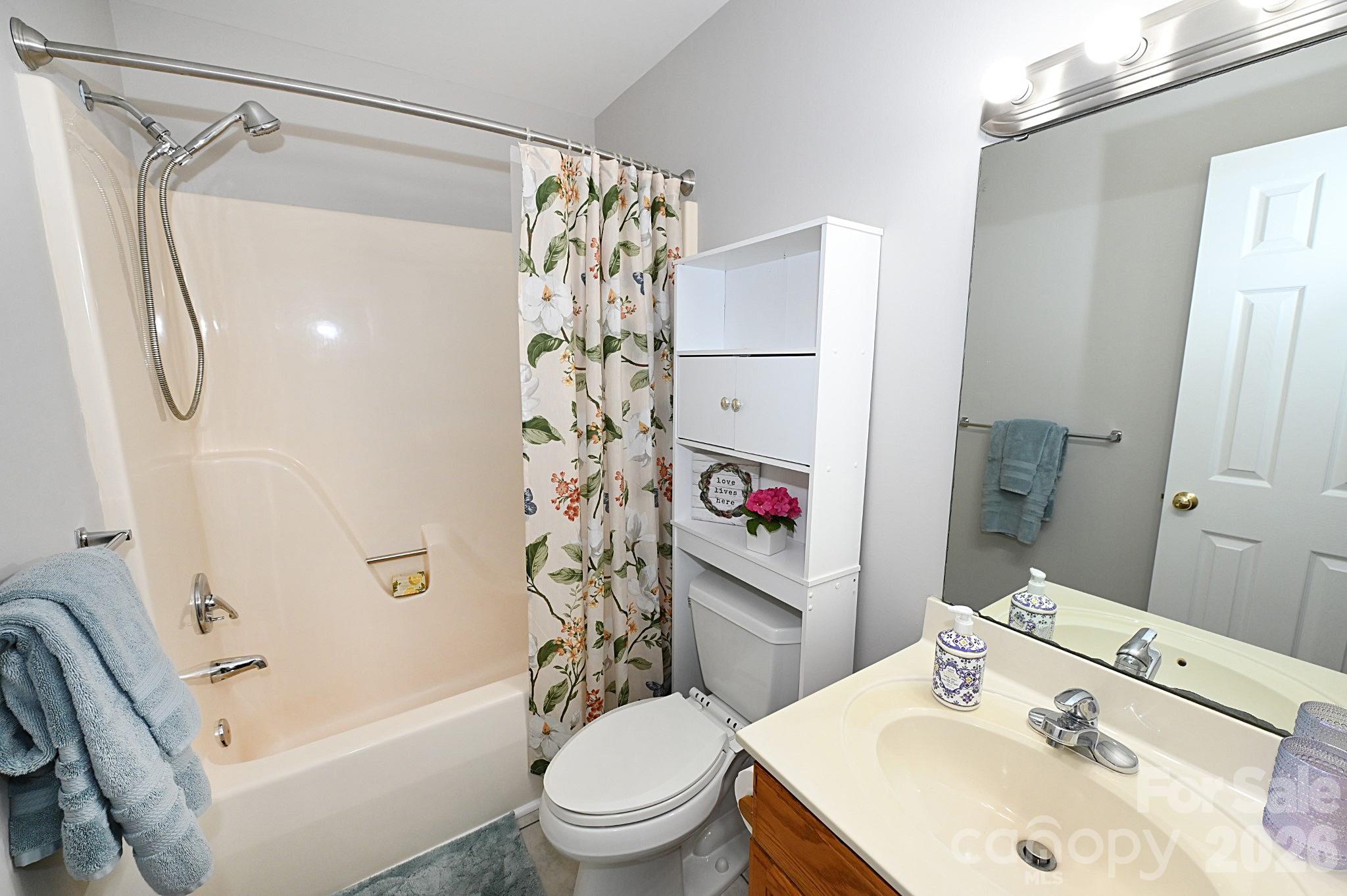 1035 E 24th Street Property Photo 30