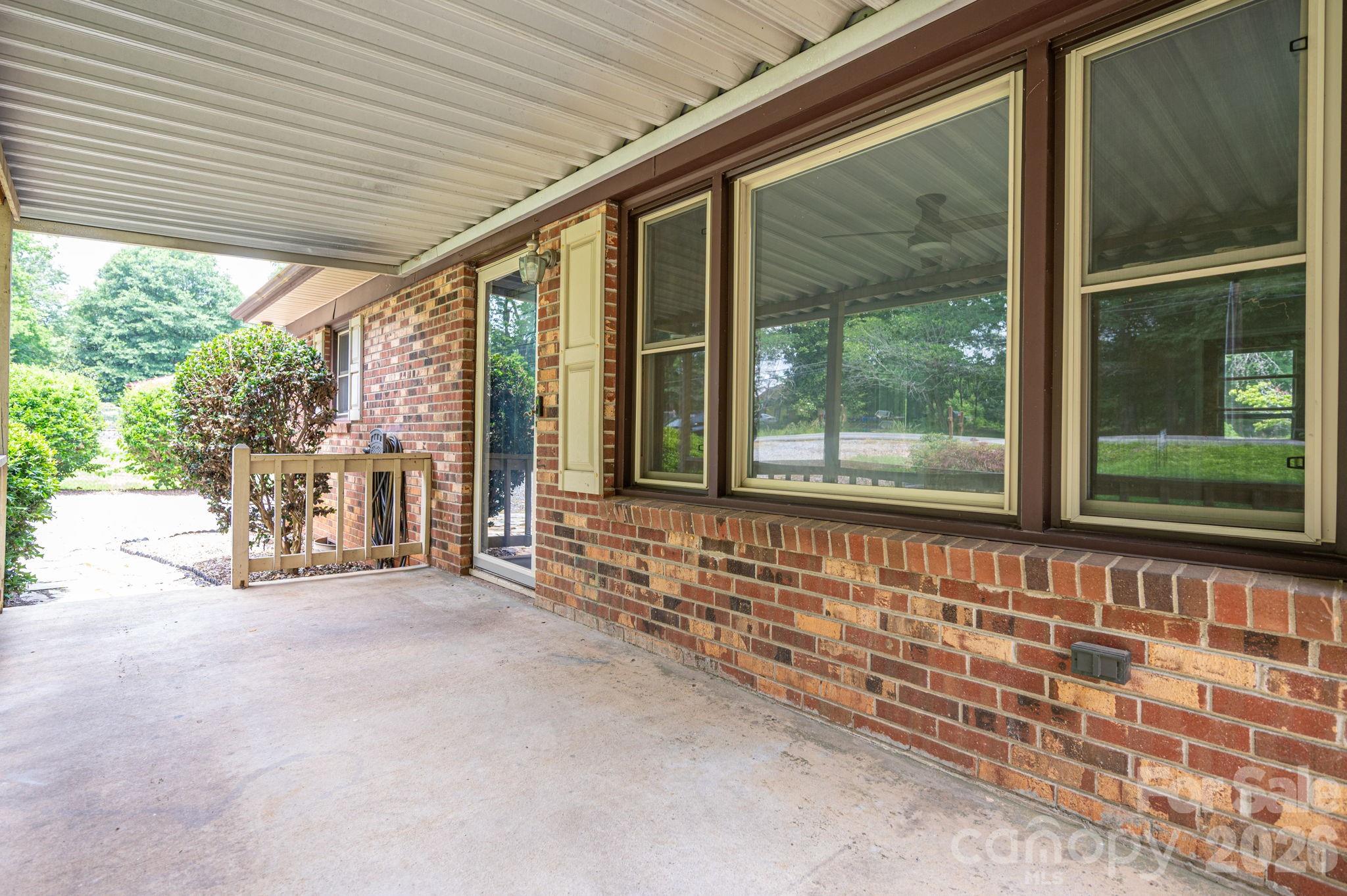 626 Dallas Spencer Mtn Road Property Photo 8