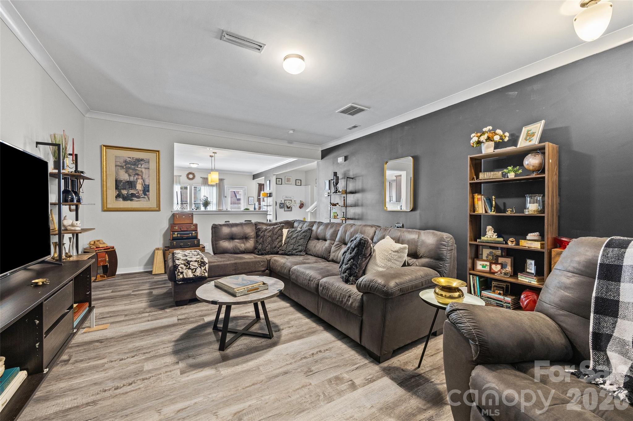 341 Battery Circle Property Photo 6