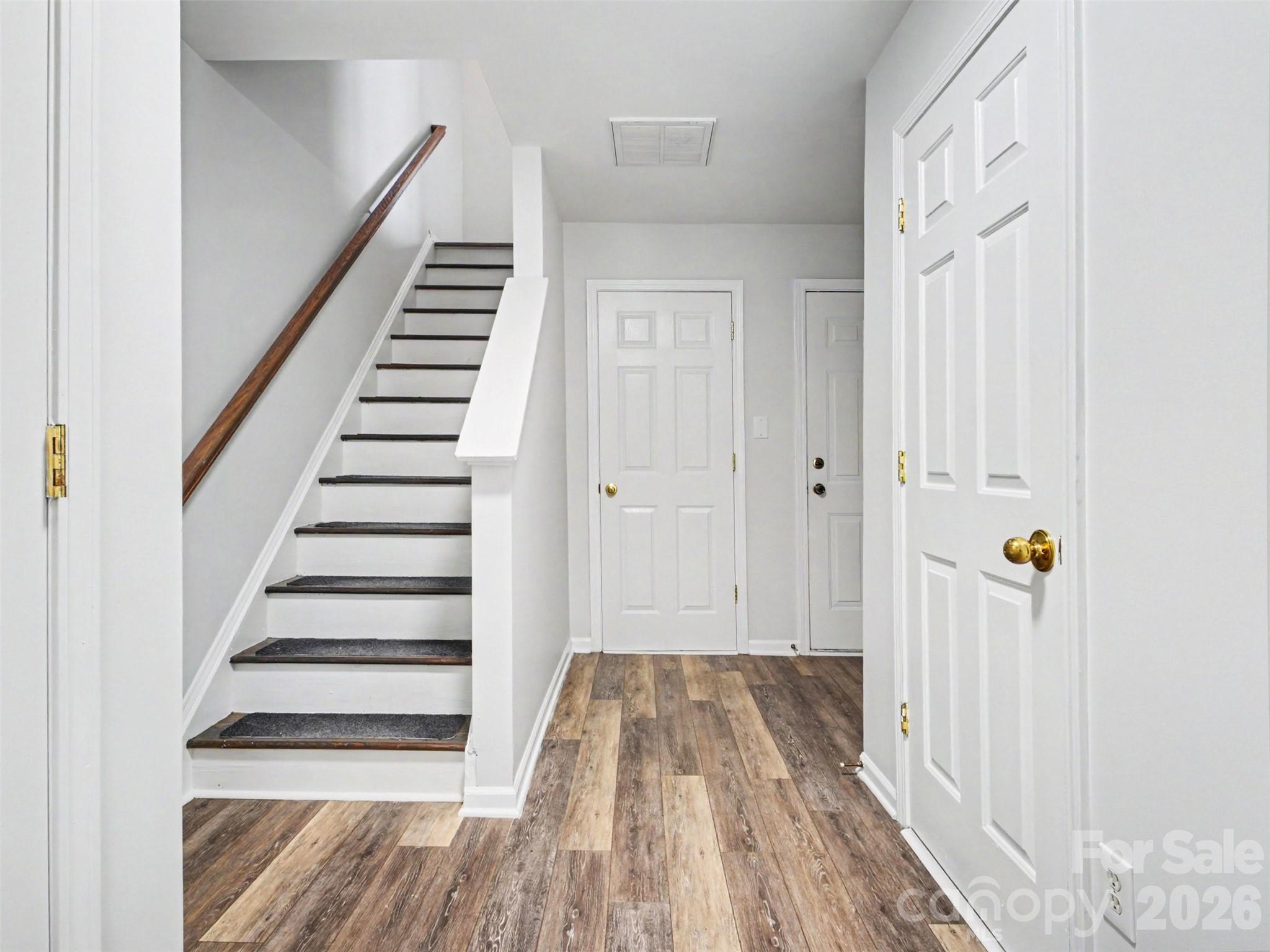 9712 Bailey Road Property Photo 15