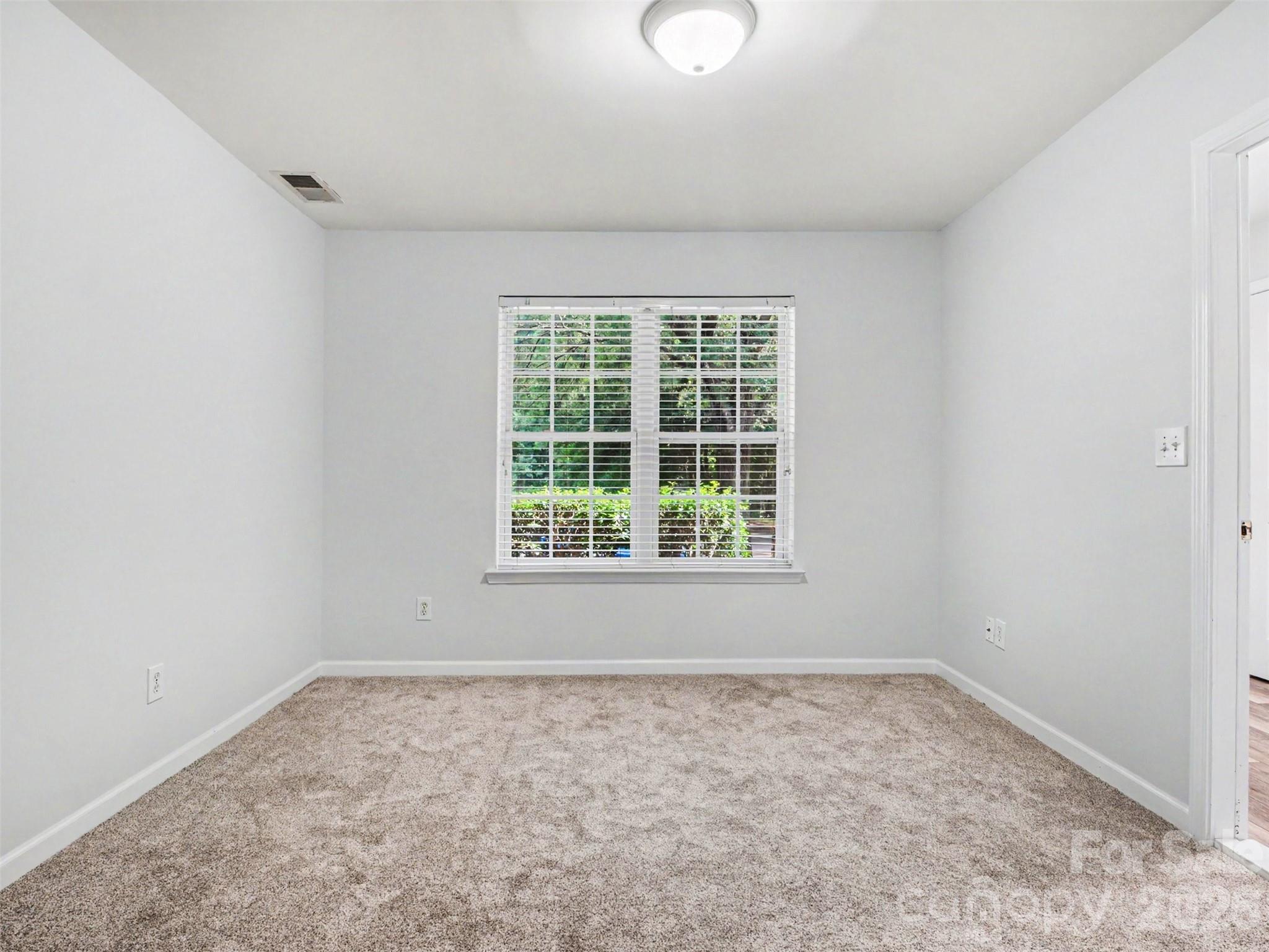 9712 Bailey Road Property Photo 27