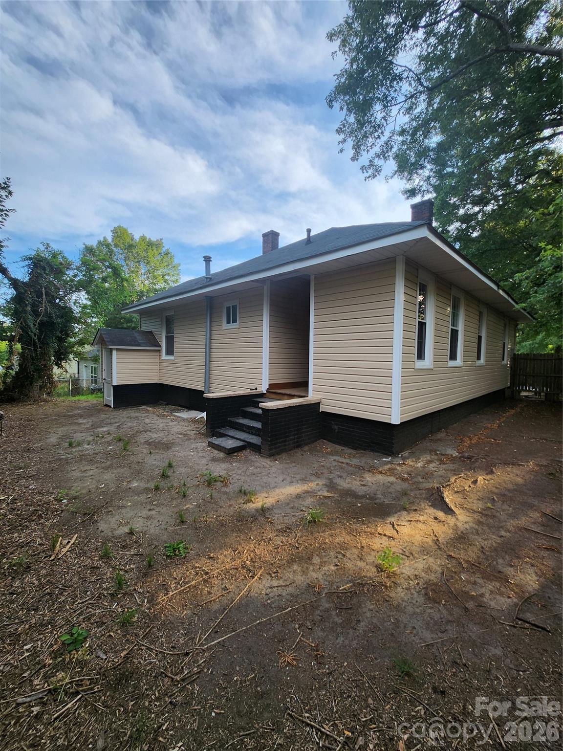 106 N Liberty Street Property Photo 3