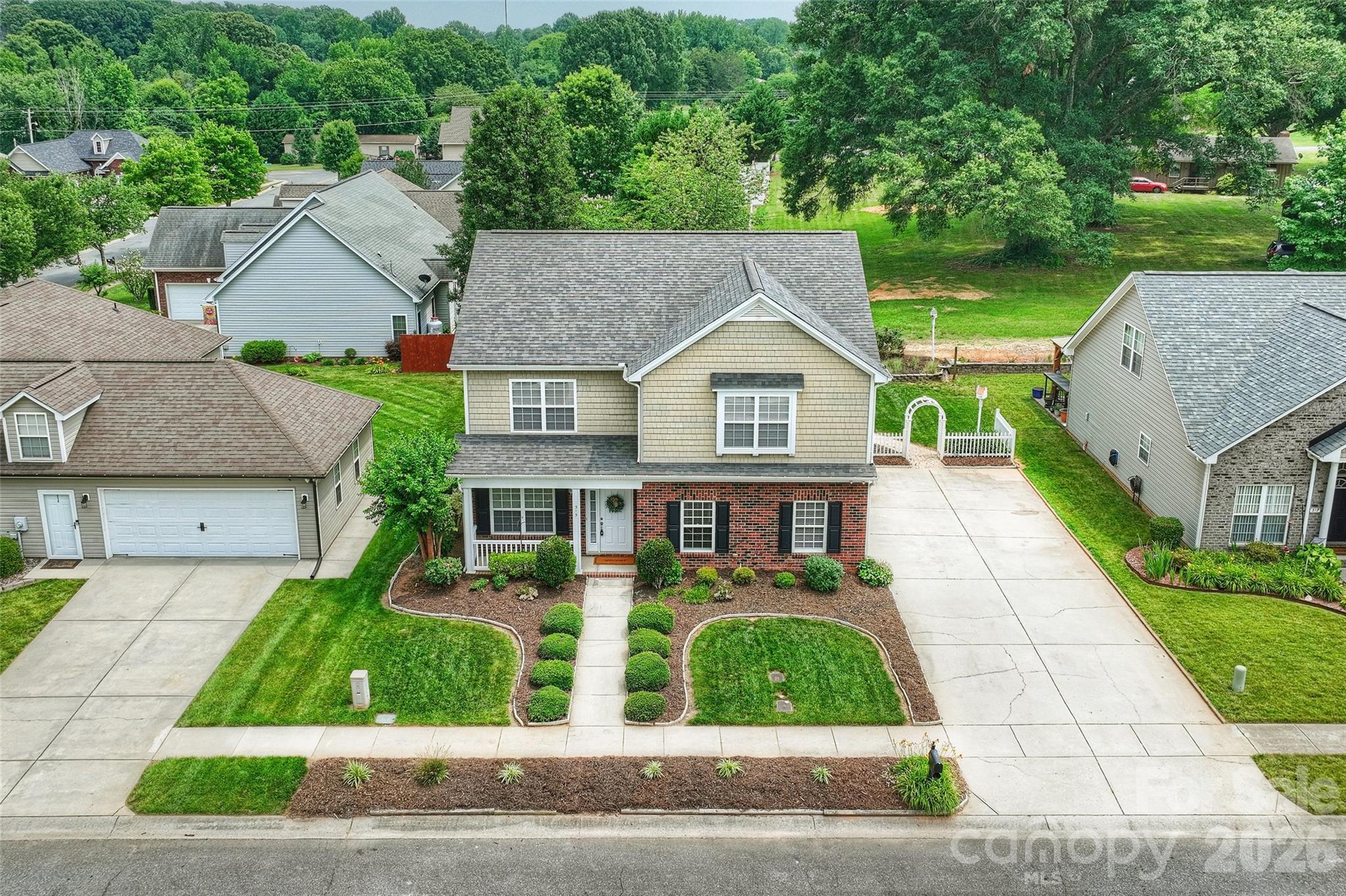 315 Wendover Drive Property Photo 3