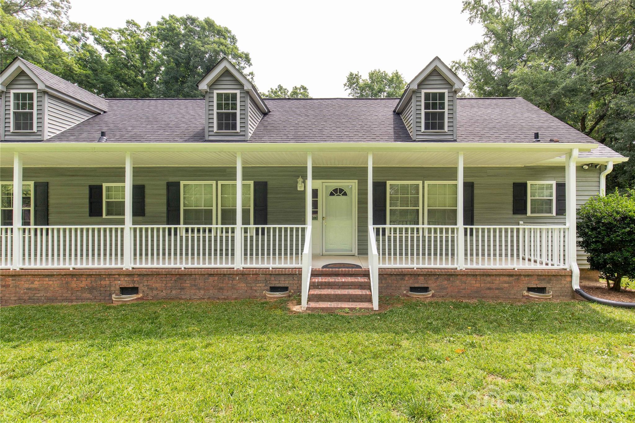 1738 Charlotte Highway Property Photo 4