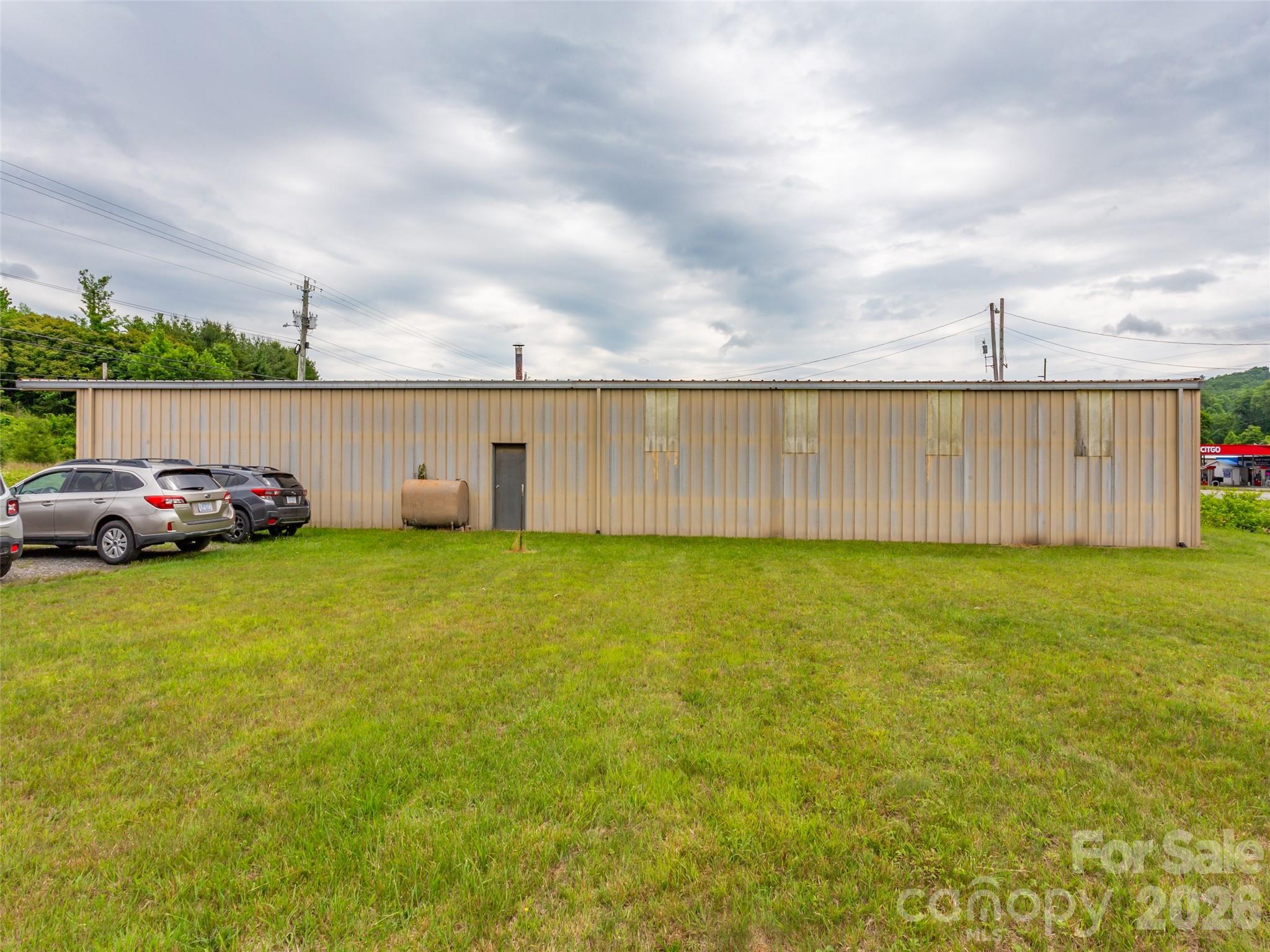 722 E Main Street Property Photo 2