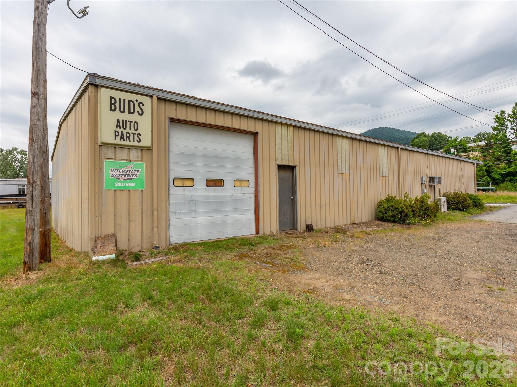 722 E Main Street Property Photo 4