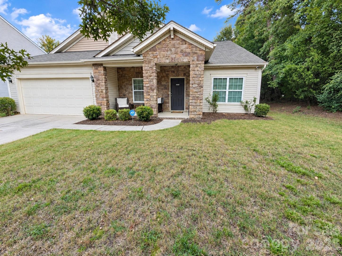1919 Corriente Court Property Photo 2