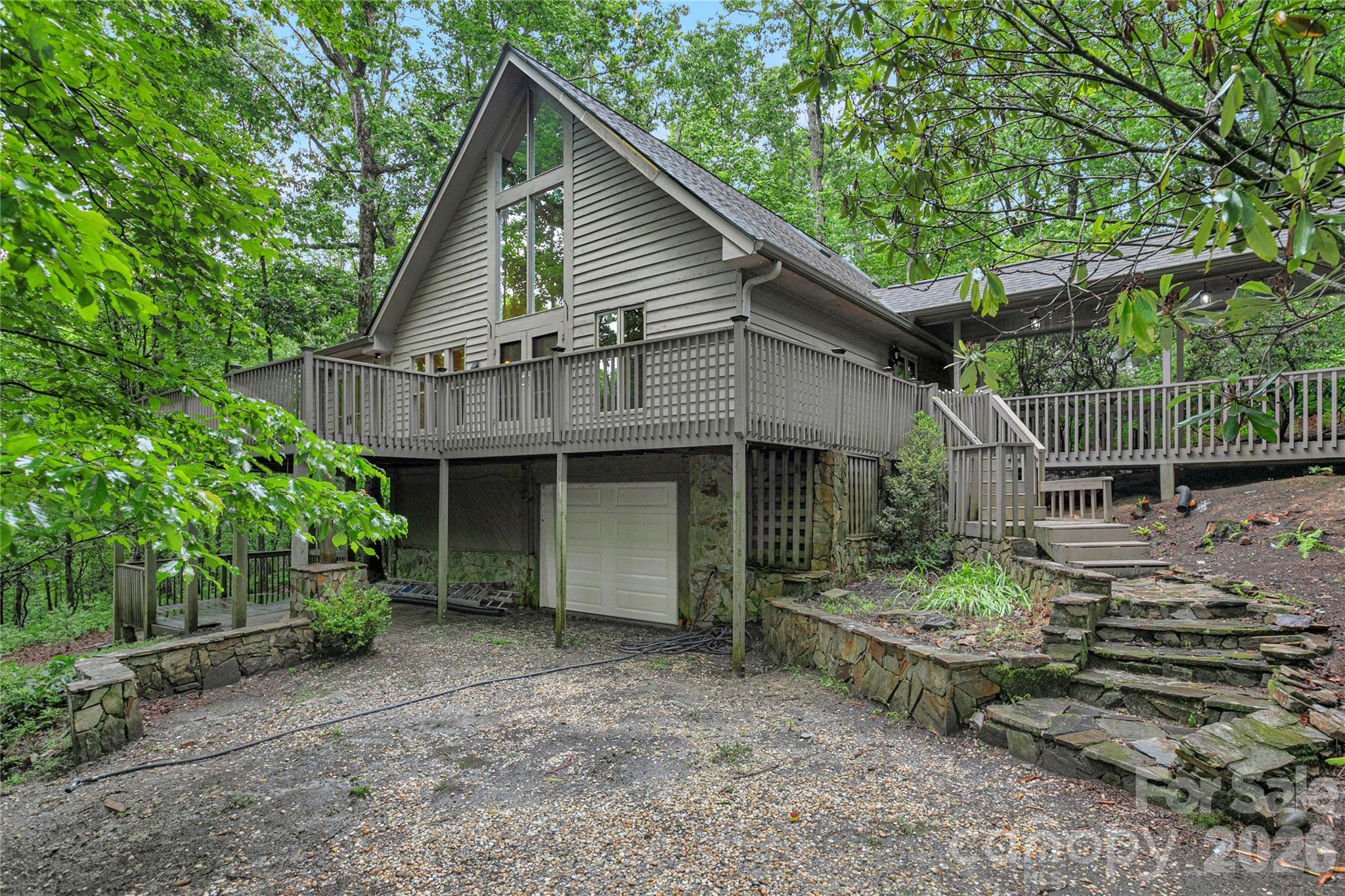 56 Guque Court Property Photo 1