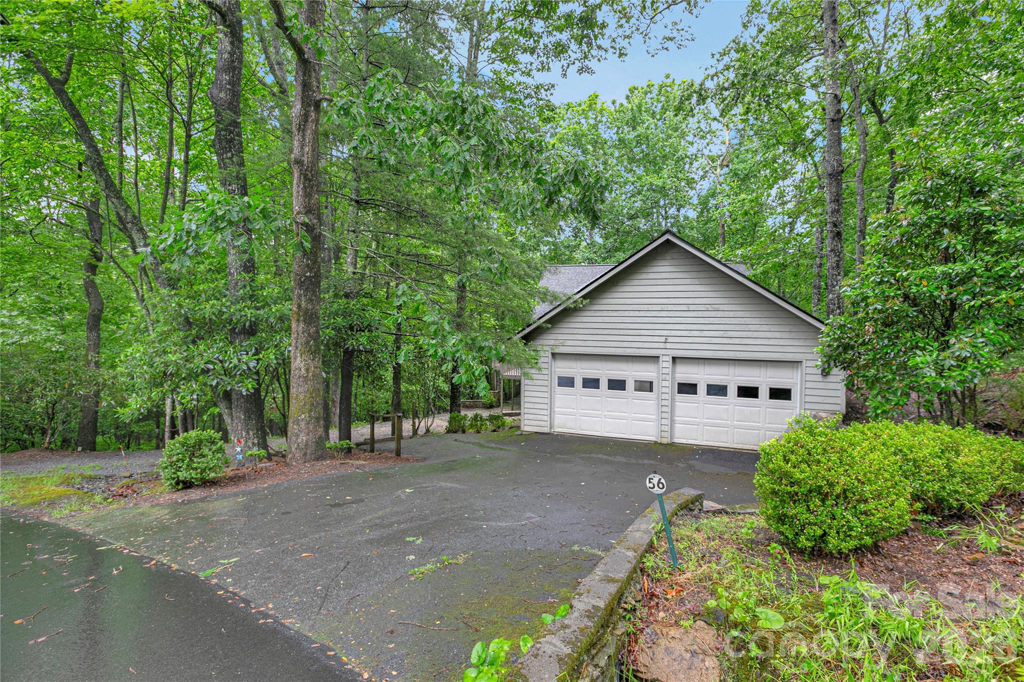 56 Guque Court Property Photo 2