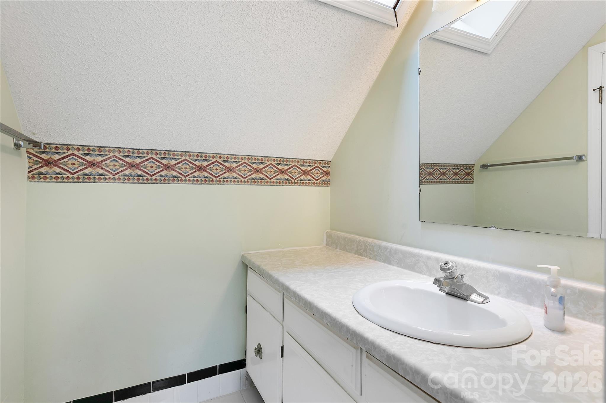 56 Guque Court Property Photo 32