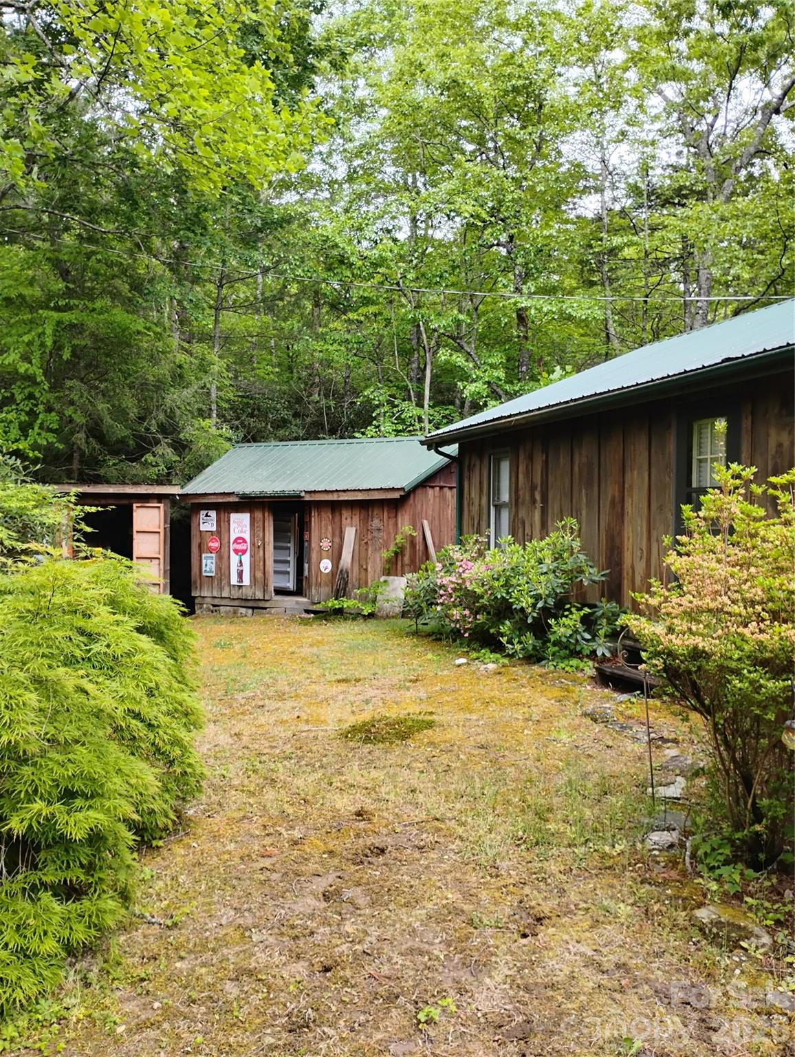 401 Shady Drive Property Photo 1