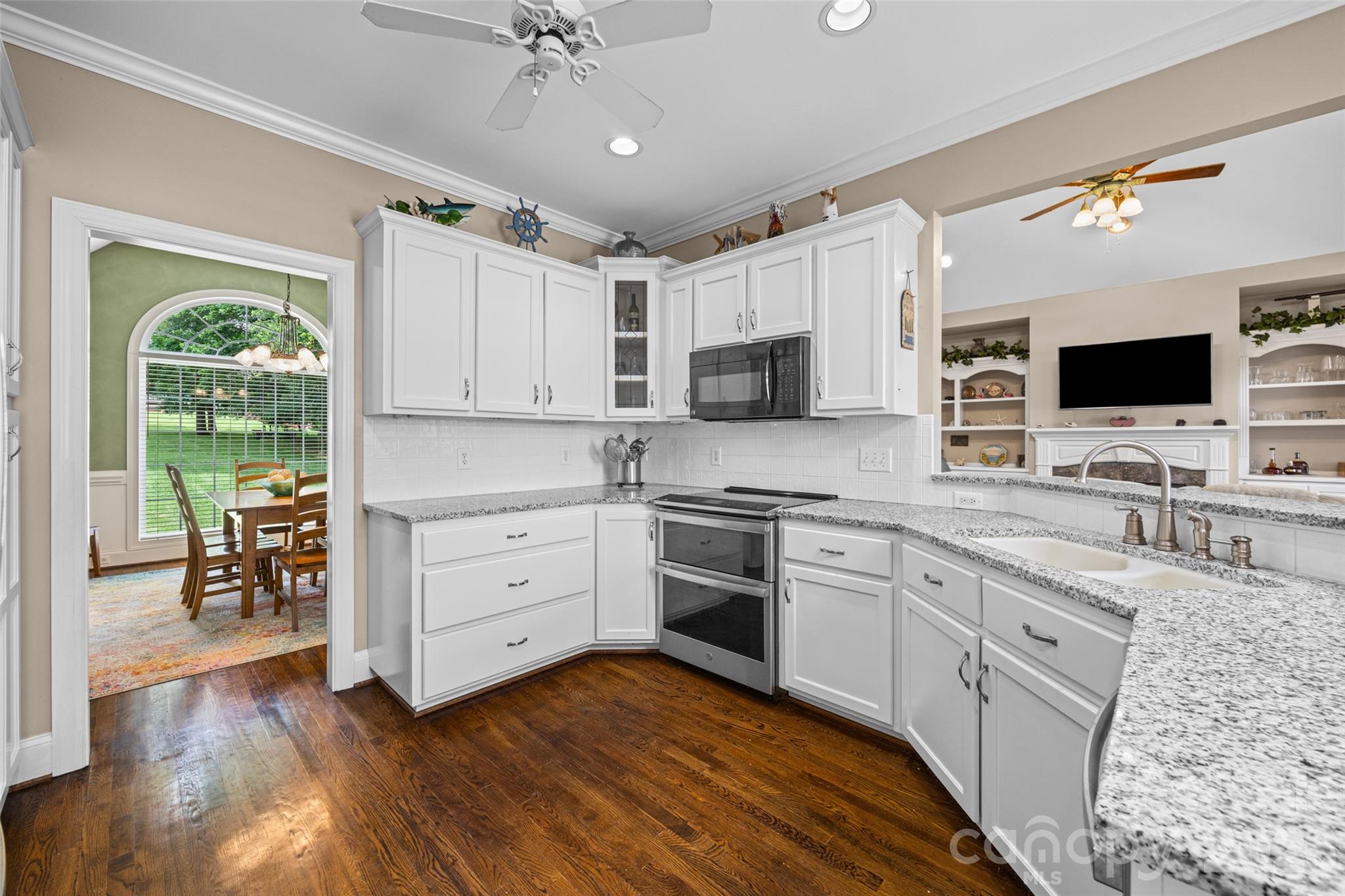 1850 Poinciana Drive Property Photo 11