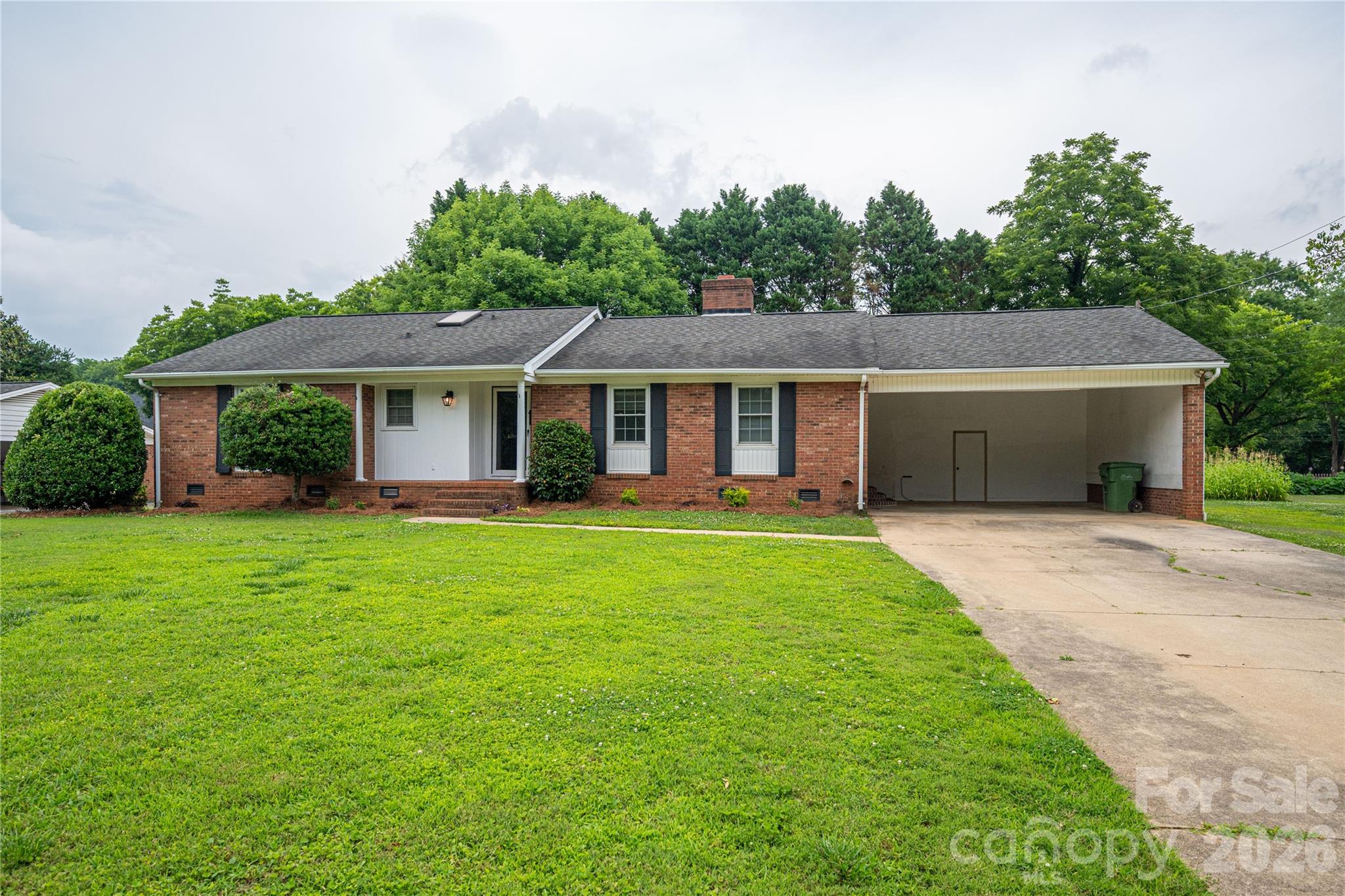 225 Dogwood Drive Property Photo 1