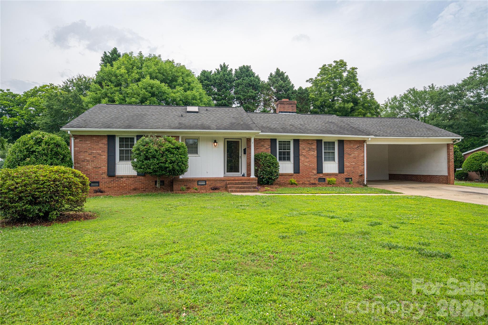 225 Dogwood Drive Property Photo 2
