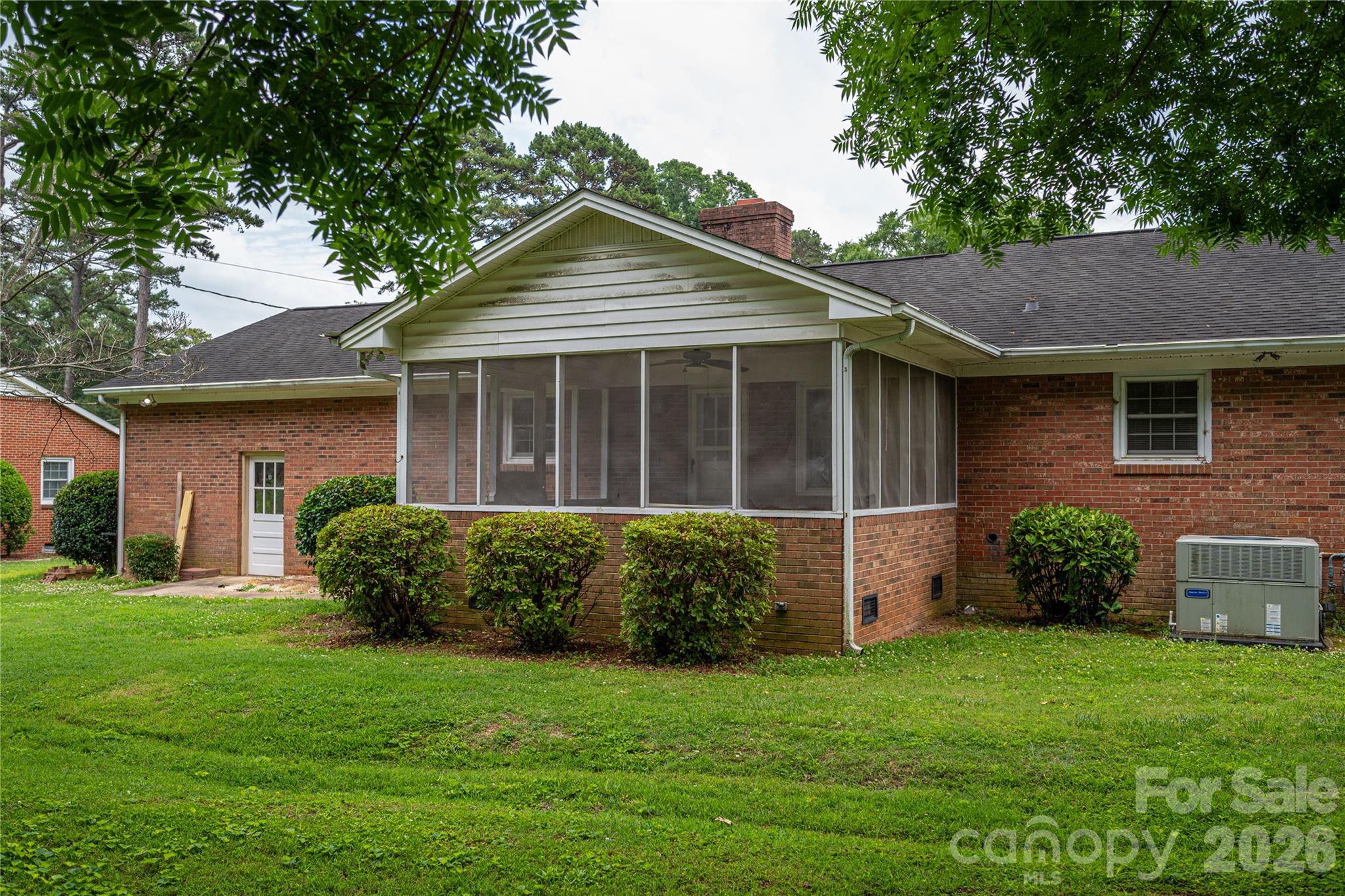 225 Dogwood Drive Property Photo 4
