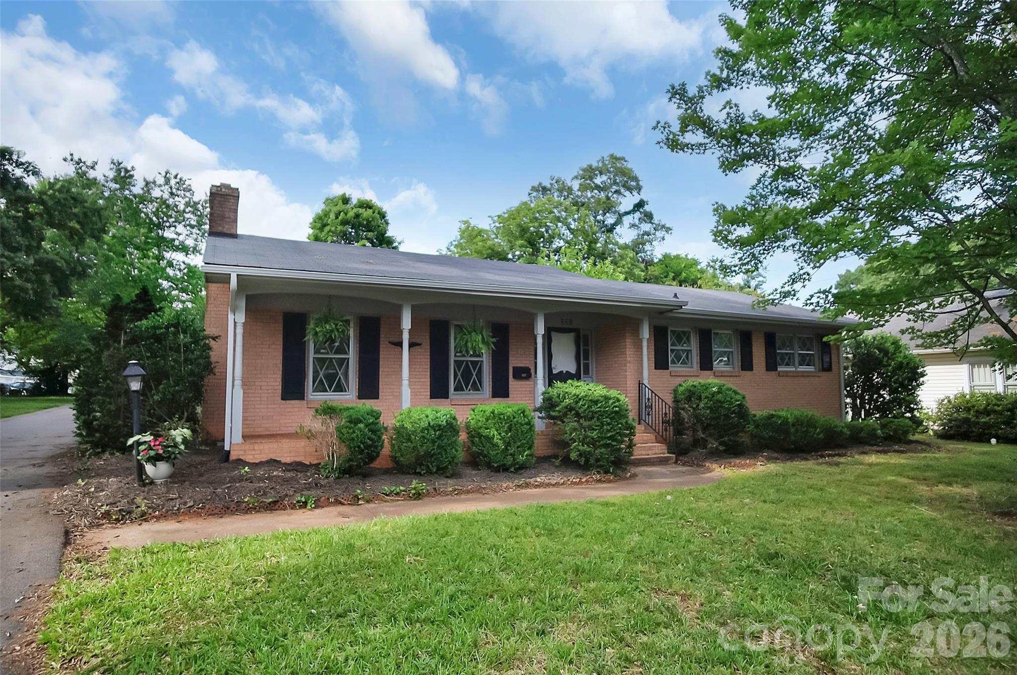 327 Arlington Street Property Photo 2