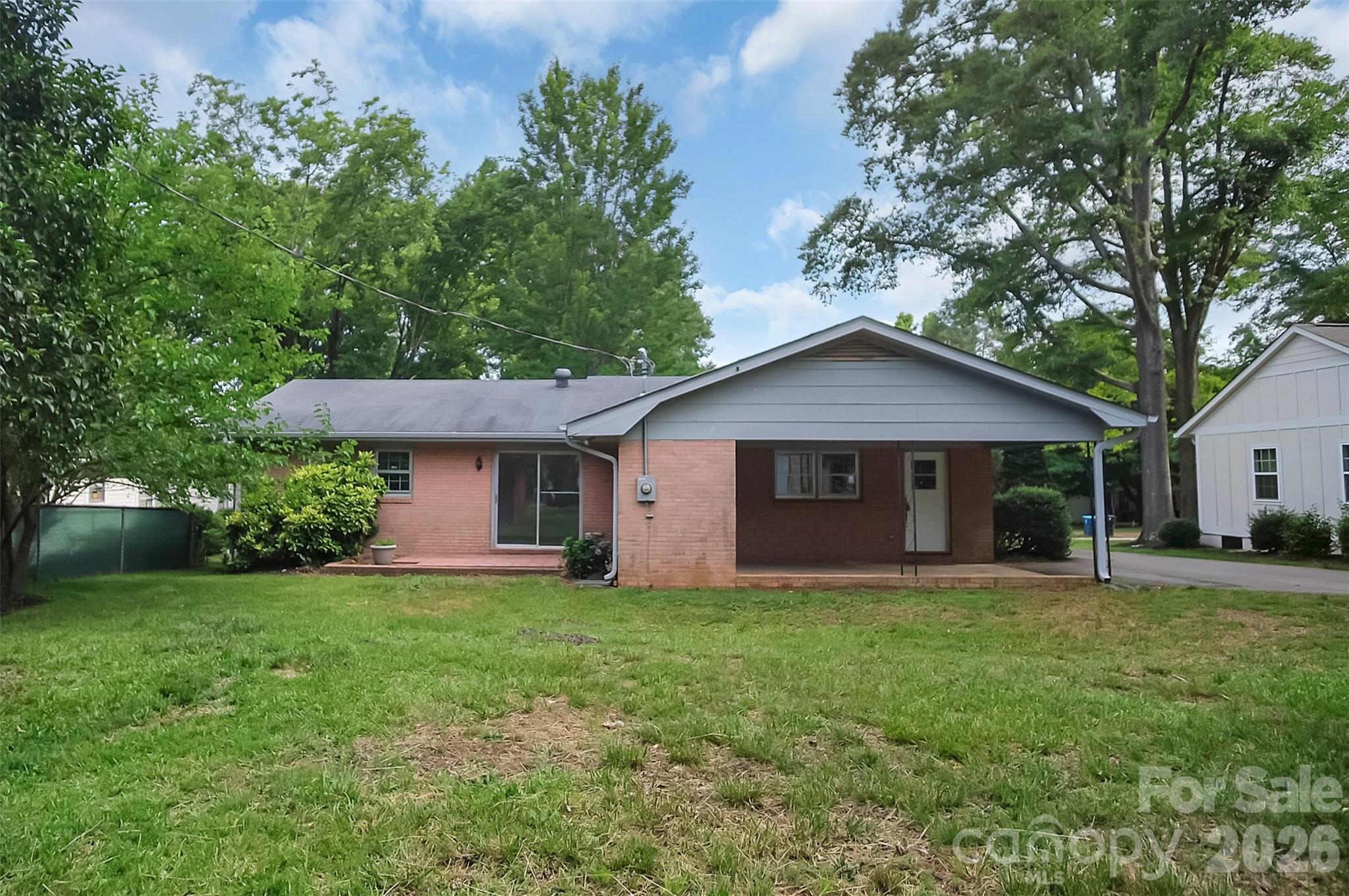 327 Arlington Street Property Photo 4