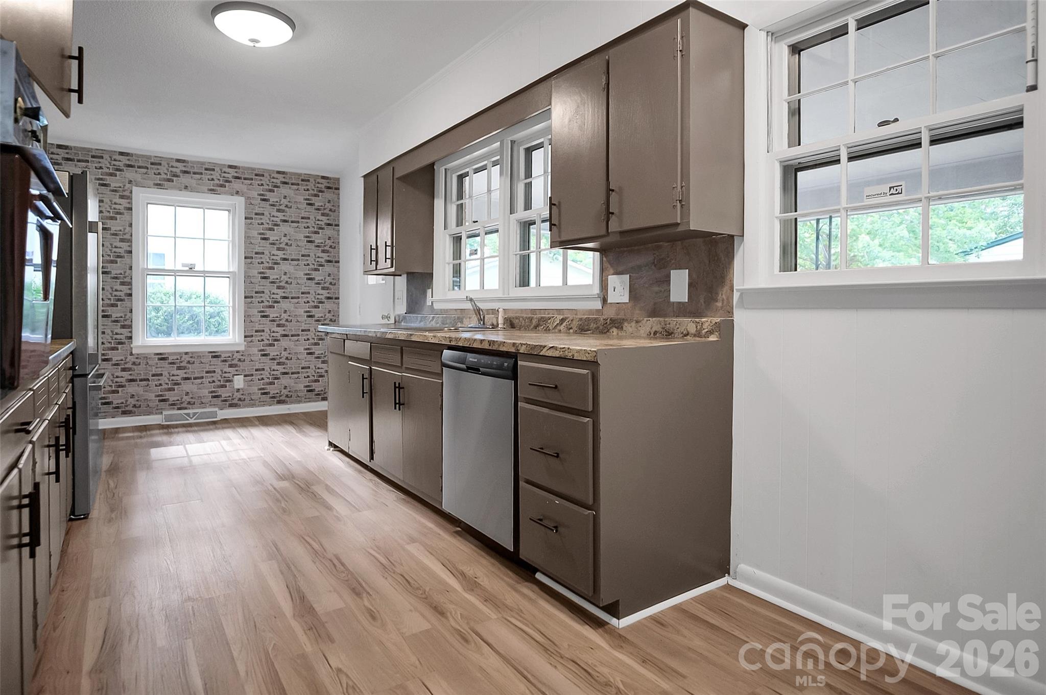 327 Arlington Street Property Photo 8