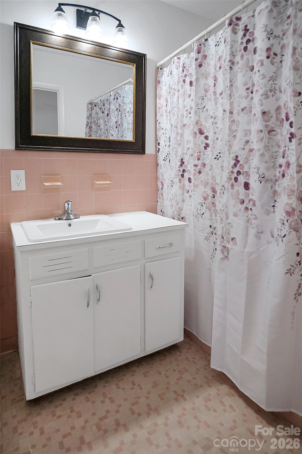 327 Arlington Street Property Photo 19