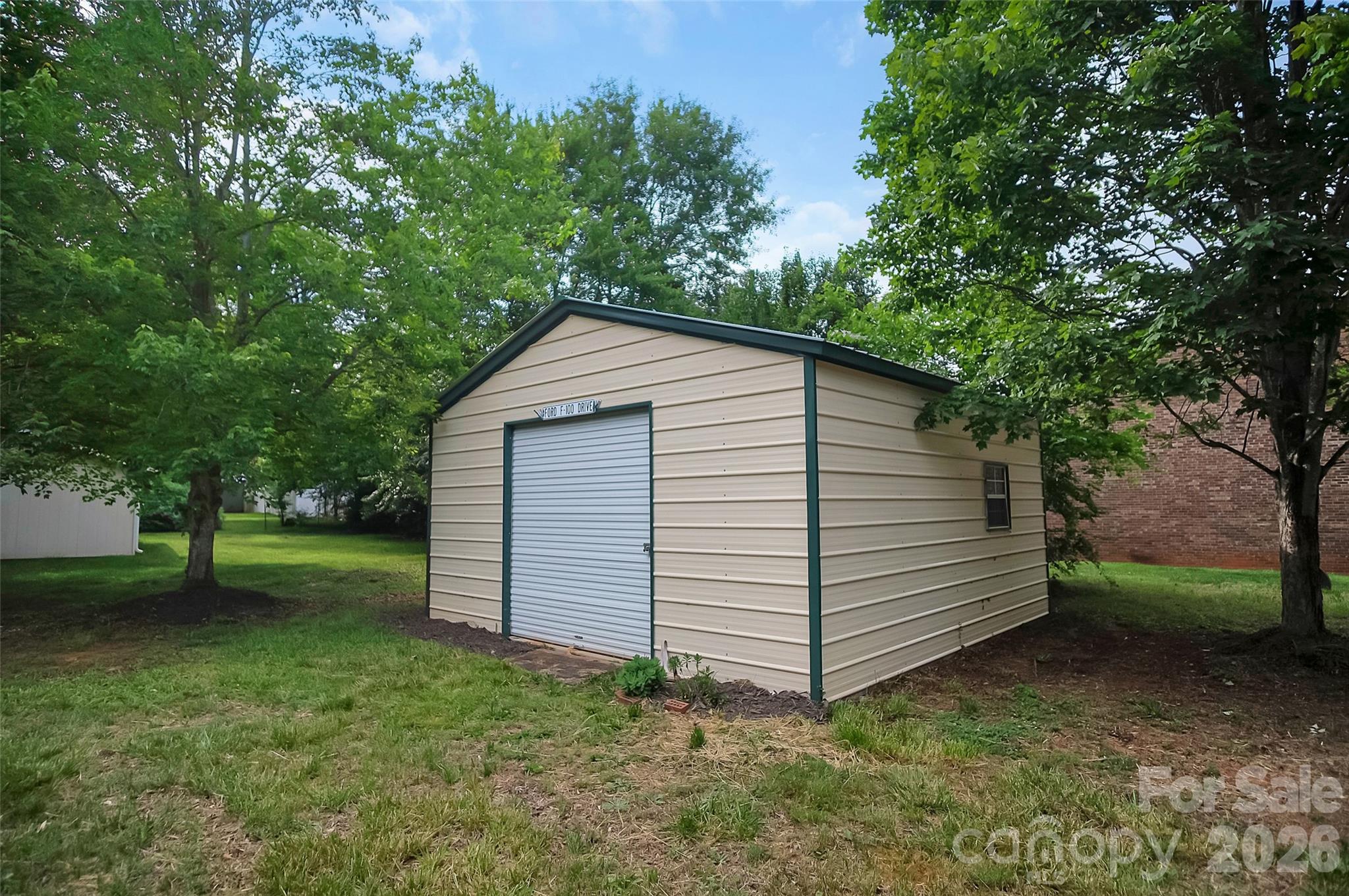327 Arlington Street Property Photo 28