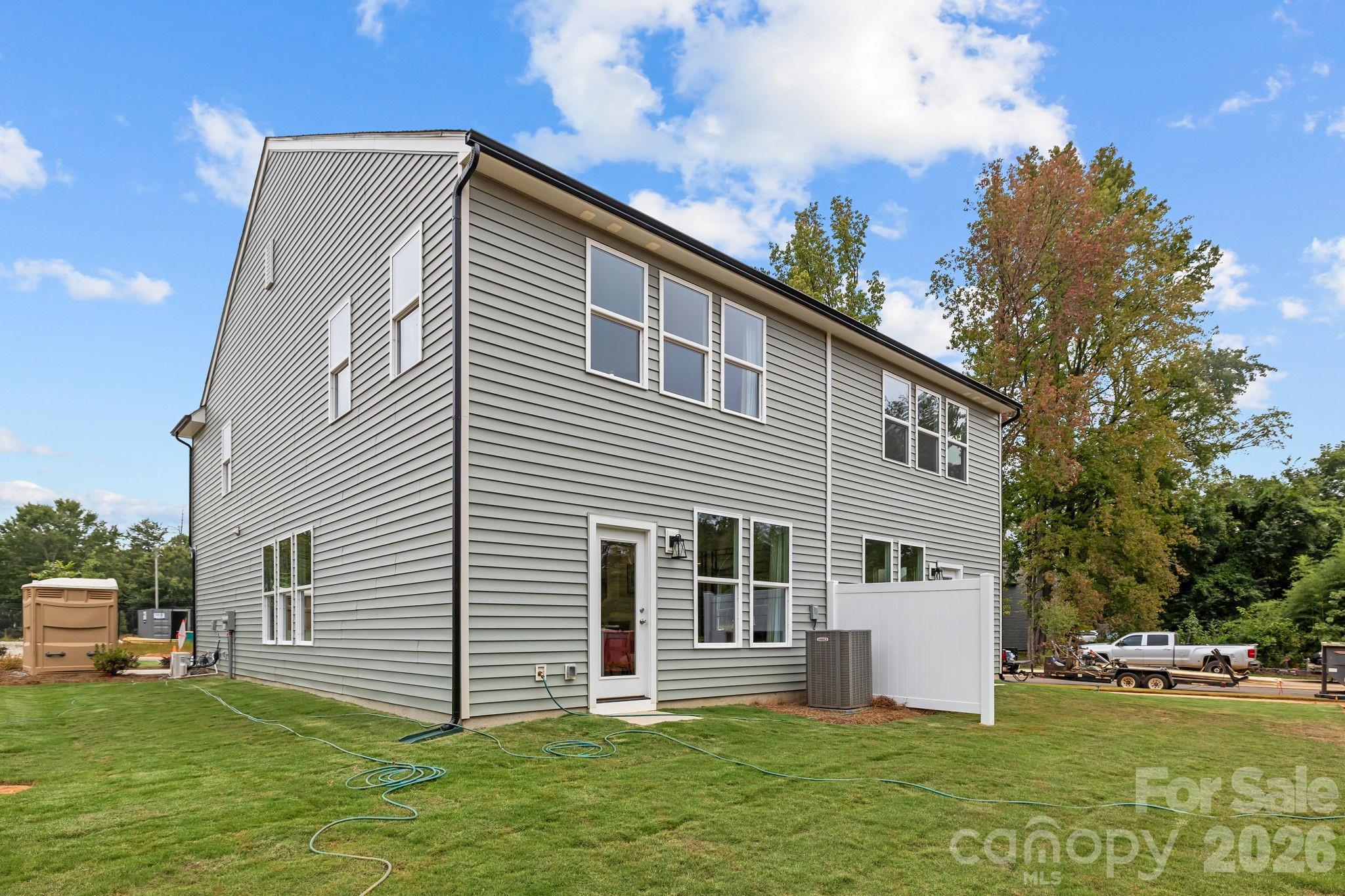 2210 Gladwyne Place Property Photo 2