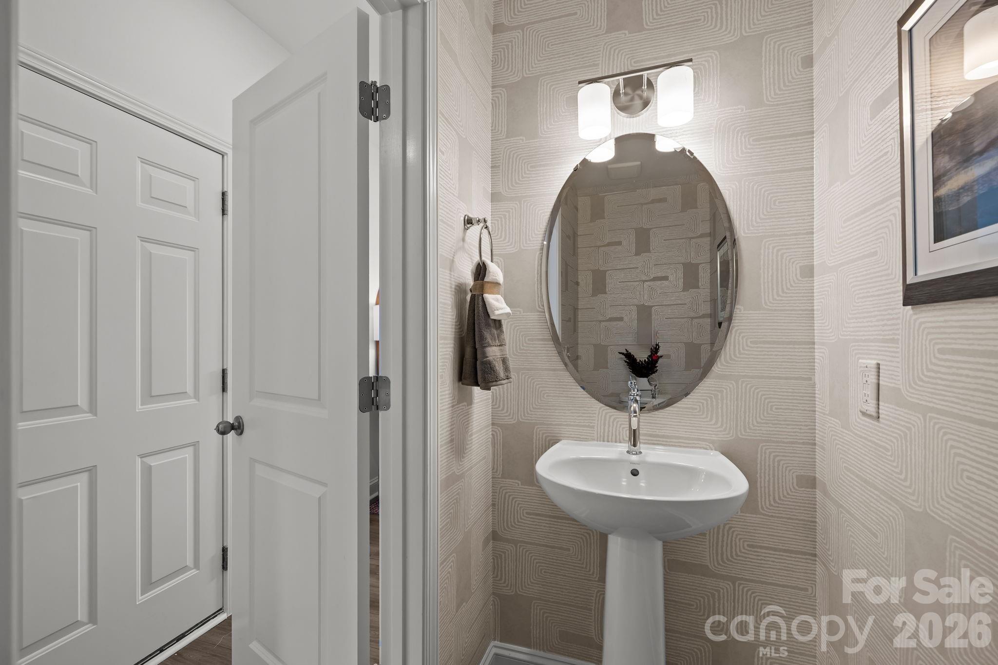2210 Gladwyne Place Property Photo 6