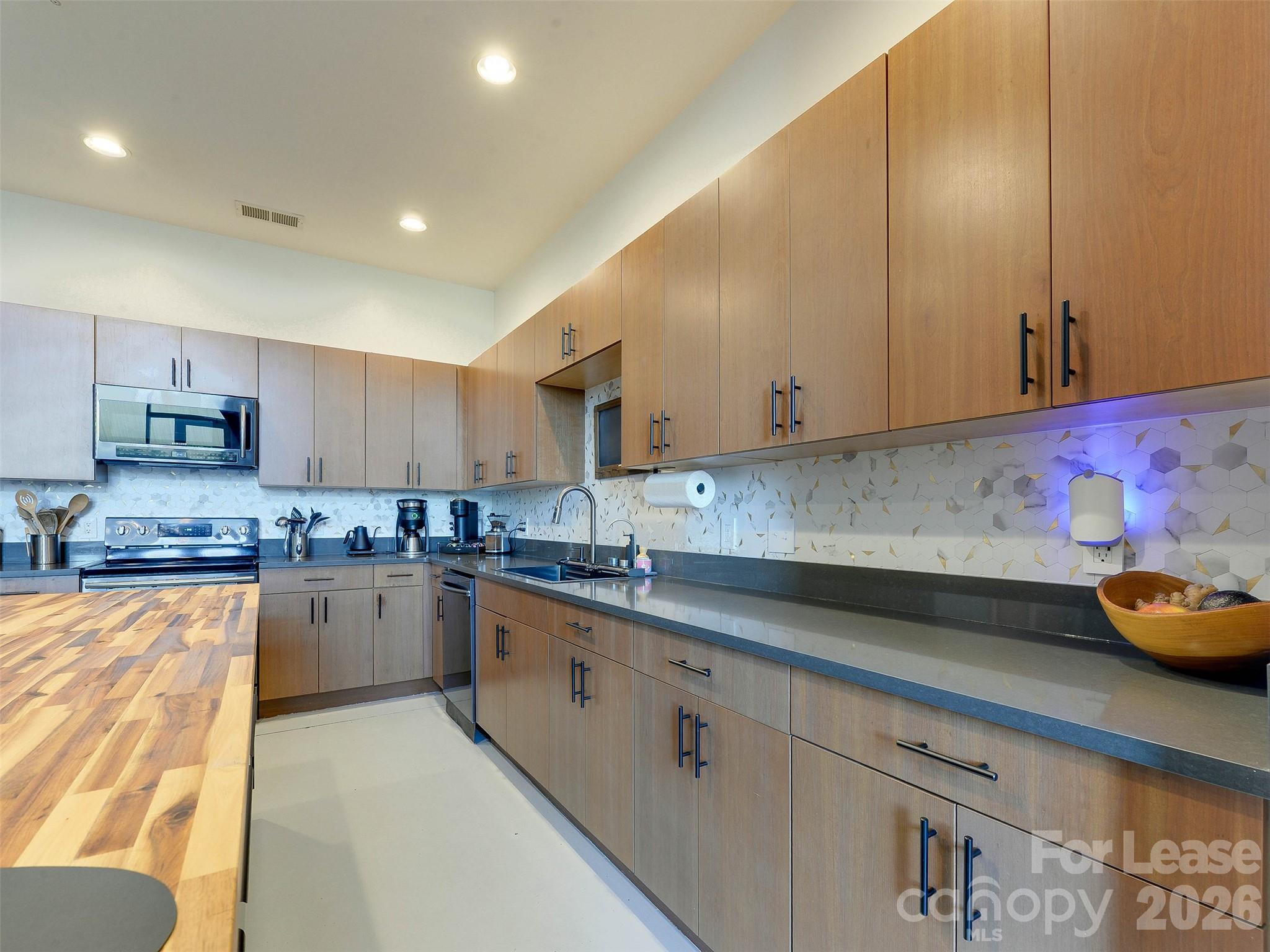 935 Westmere Avenue Property Photo 14
