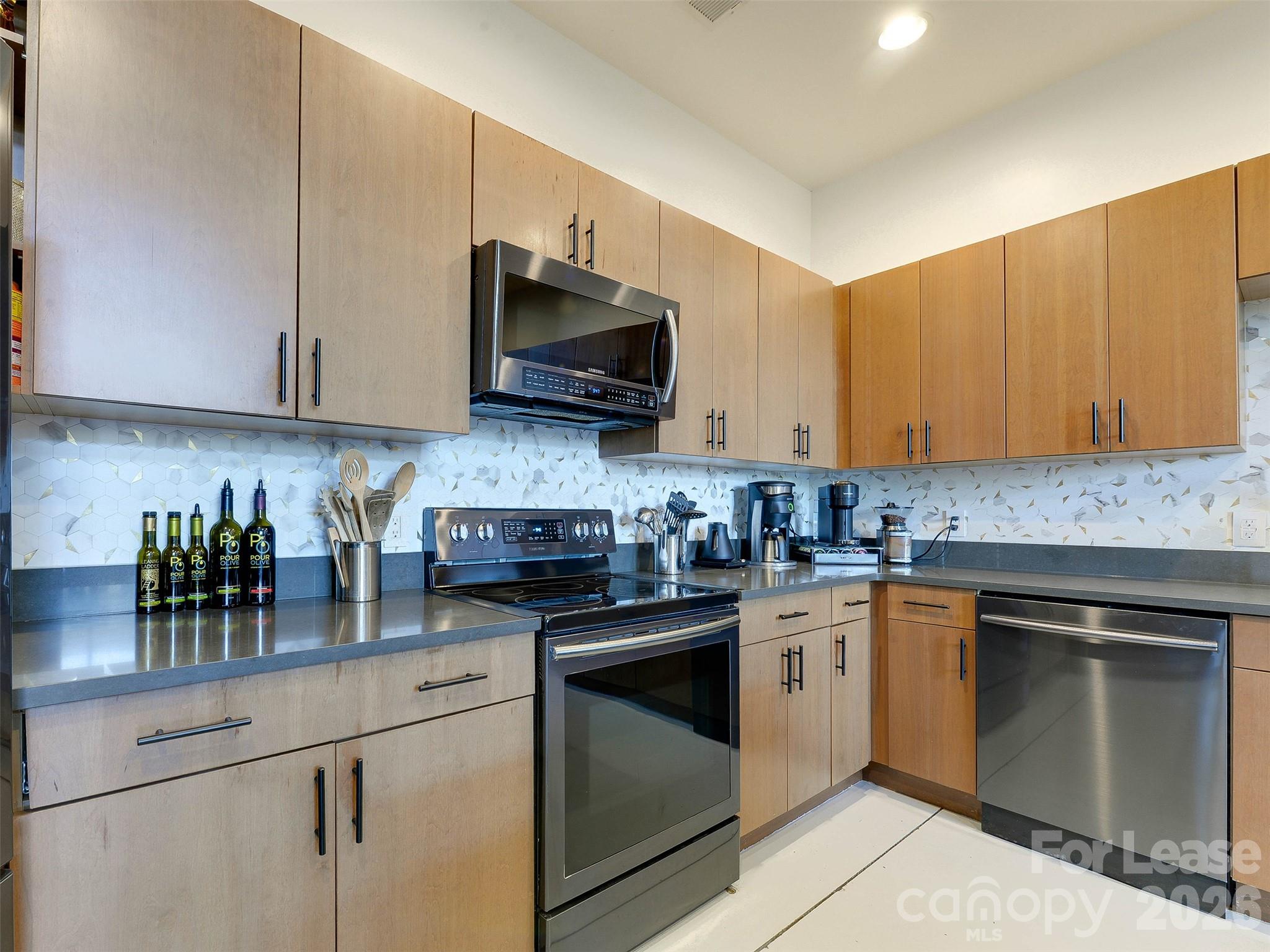 935 Westmere Avenue Property Photo 15