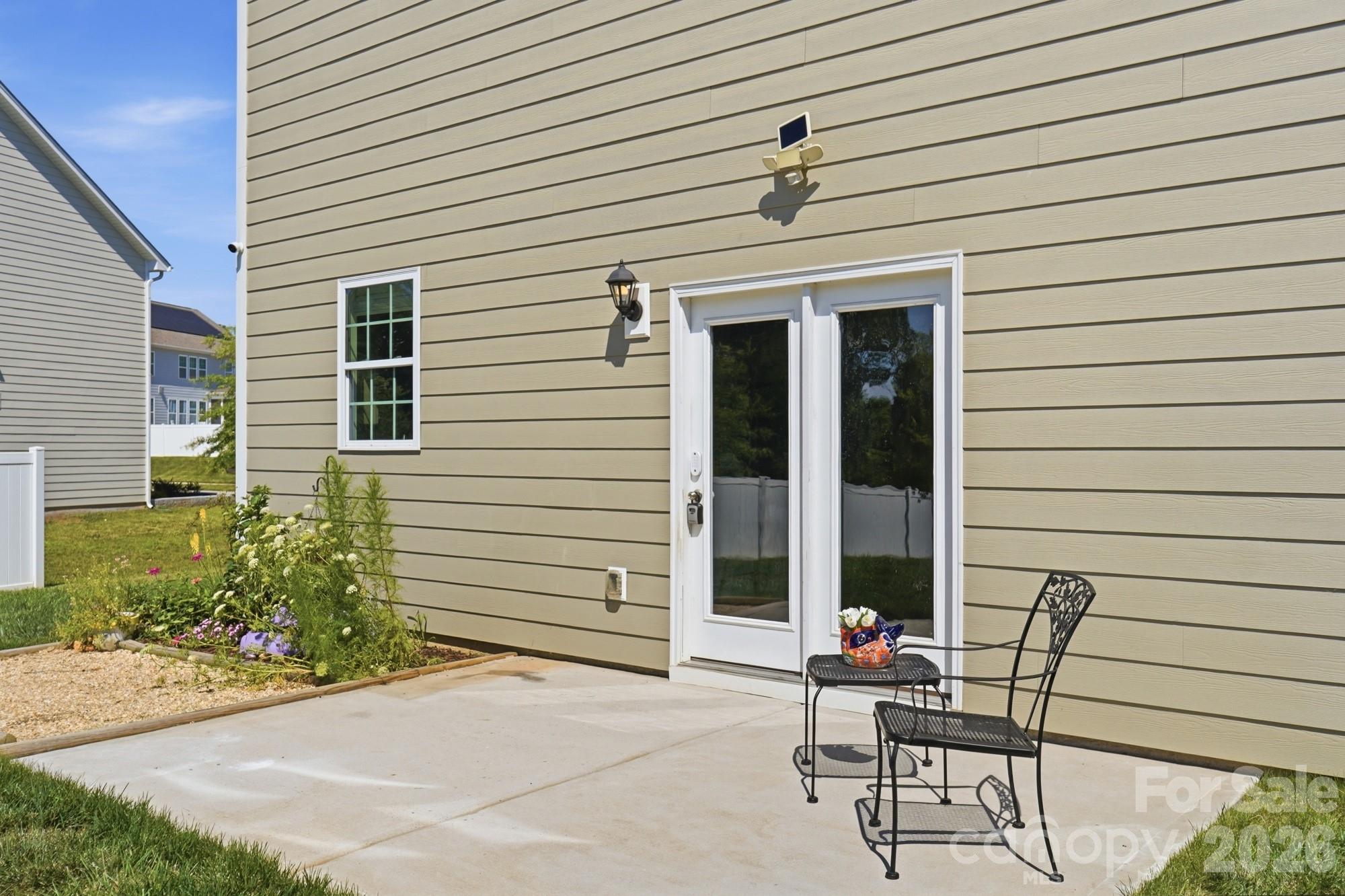 2431 Napa Terrace Property Photo 8