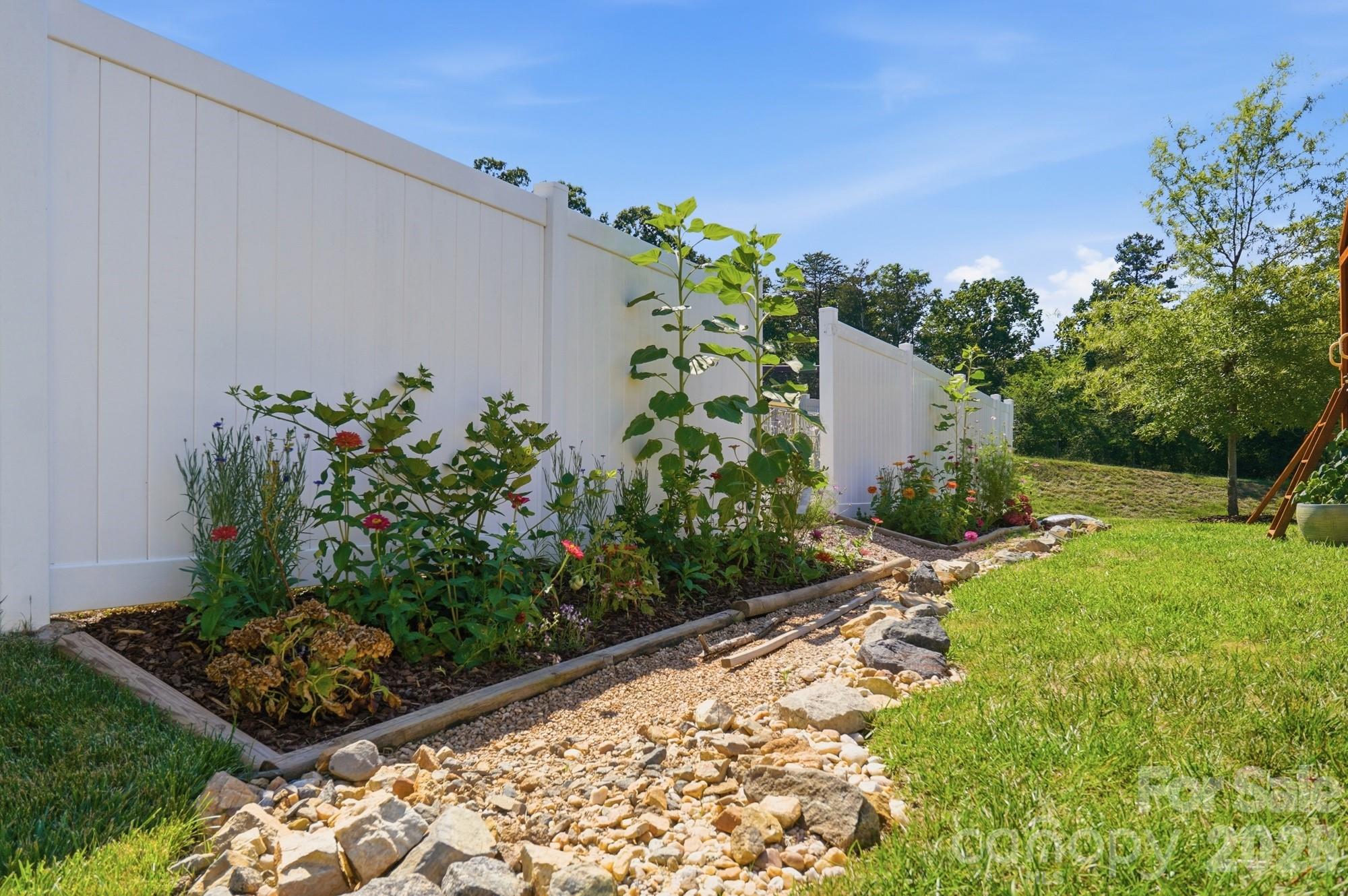 2431 Napa Terrace Property Photo 11