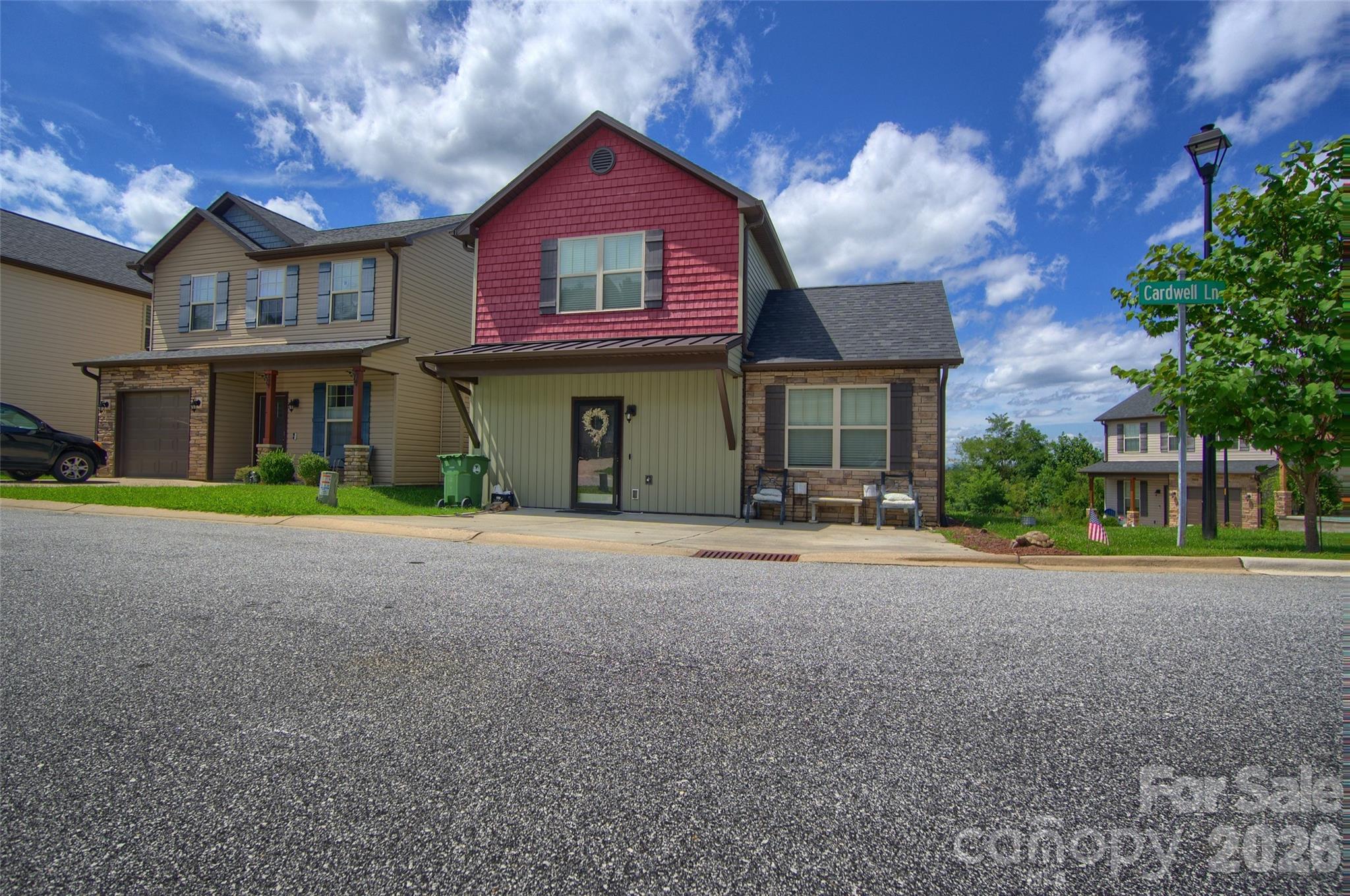 771 Cardwell Lane Property Photo 1