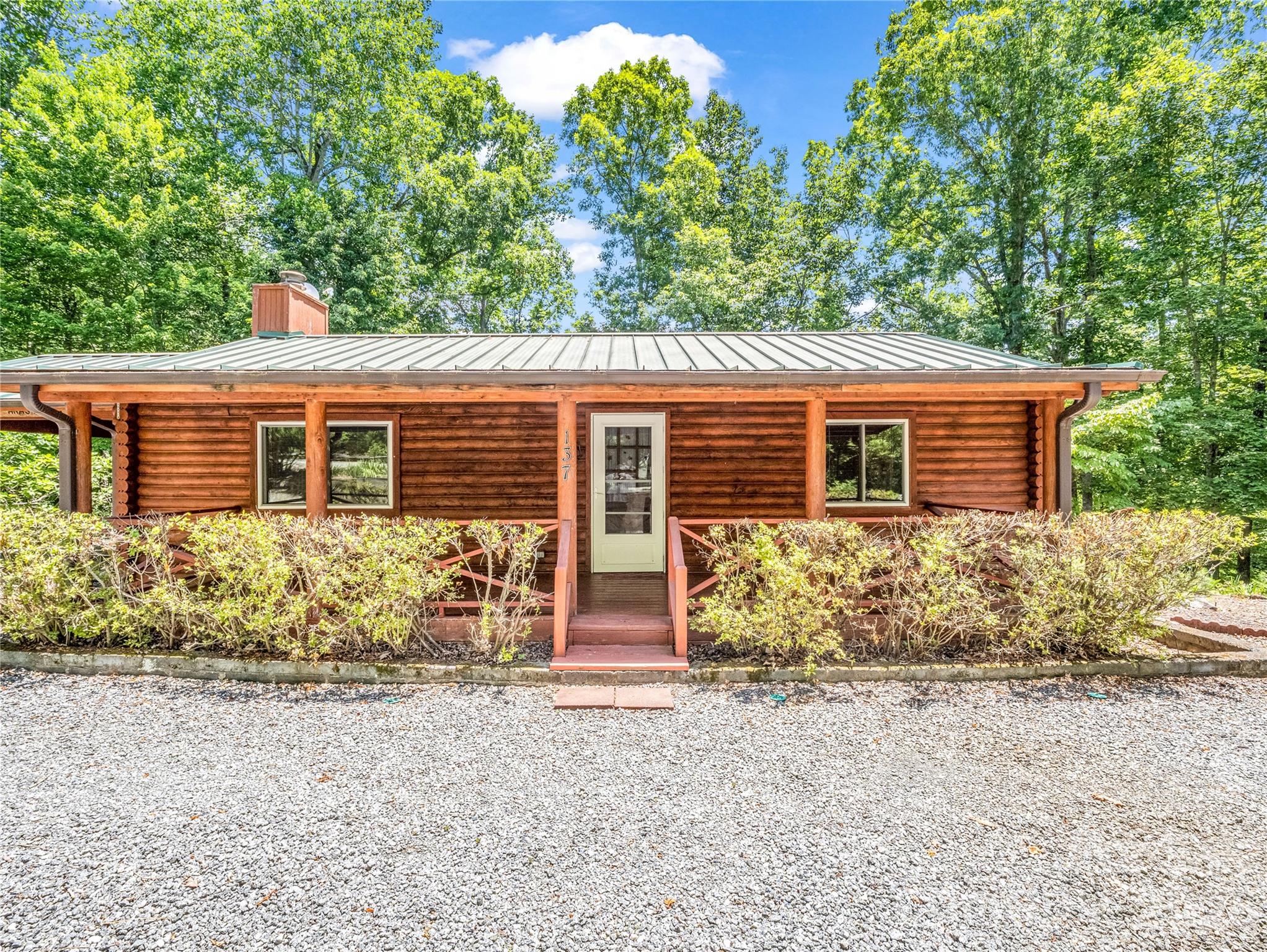 137 Amys Ridge Road Property Photo 1
