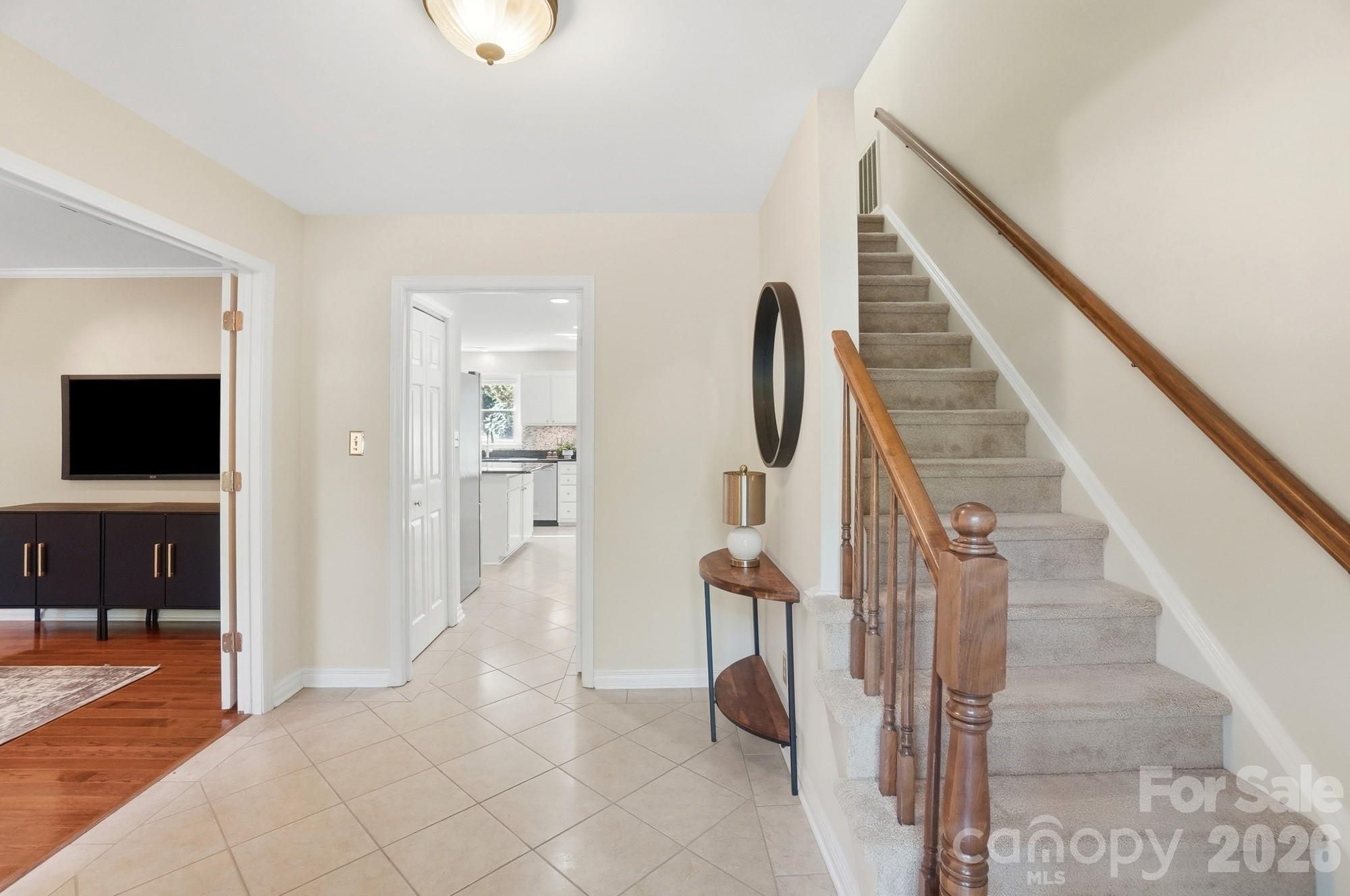 723 Walnut Point Drive Property Photo 4