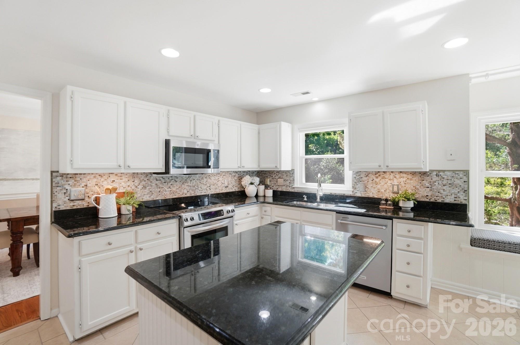 723 Walnut Point Drive Property Photo 13