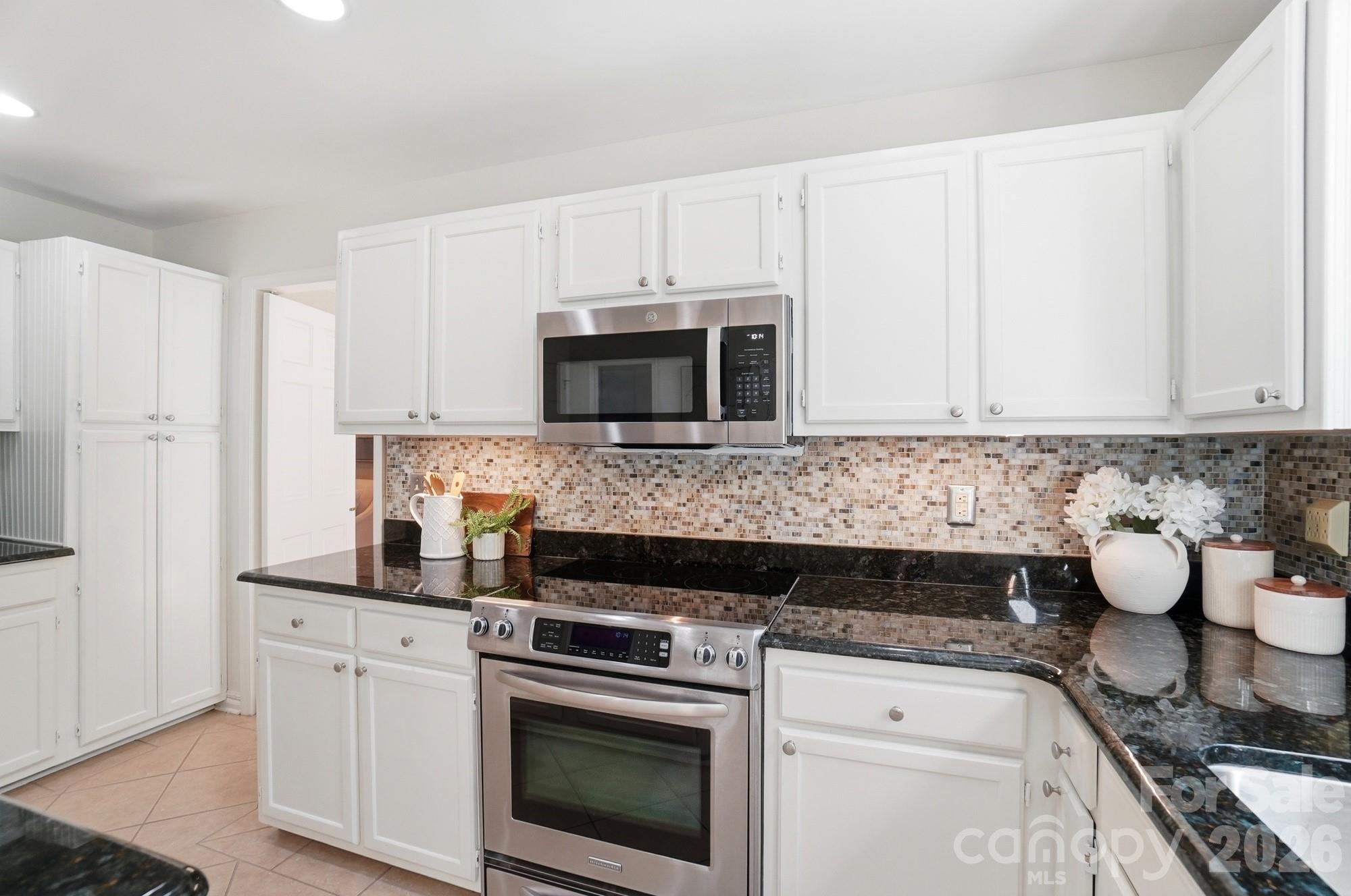 723 Walnut Point Drive Property Photo 15