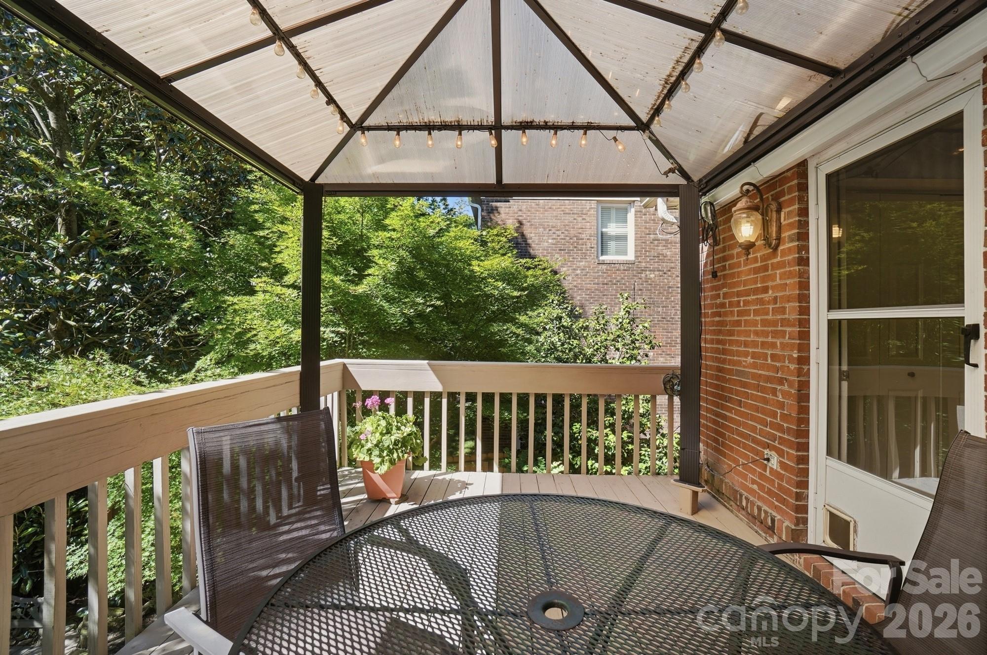 723 Walnut Point Drive Property Photo 25