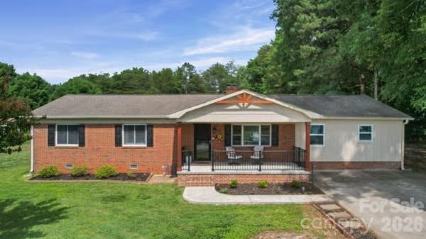 138 Shumaker Drive Property Photo 1